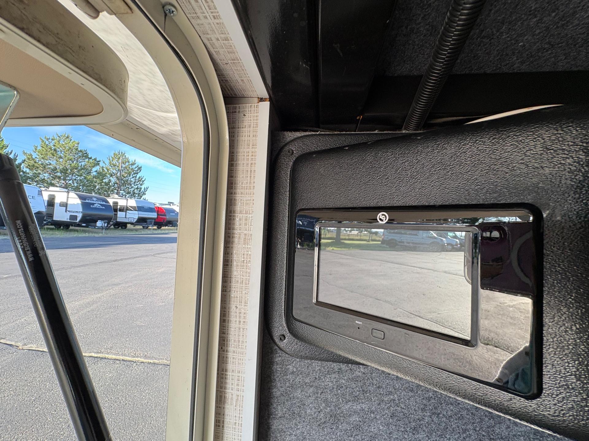 2020 DRV 2020 DRV Mobile Suites - thumbnail 16