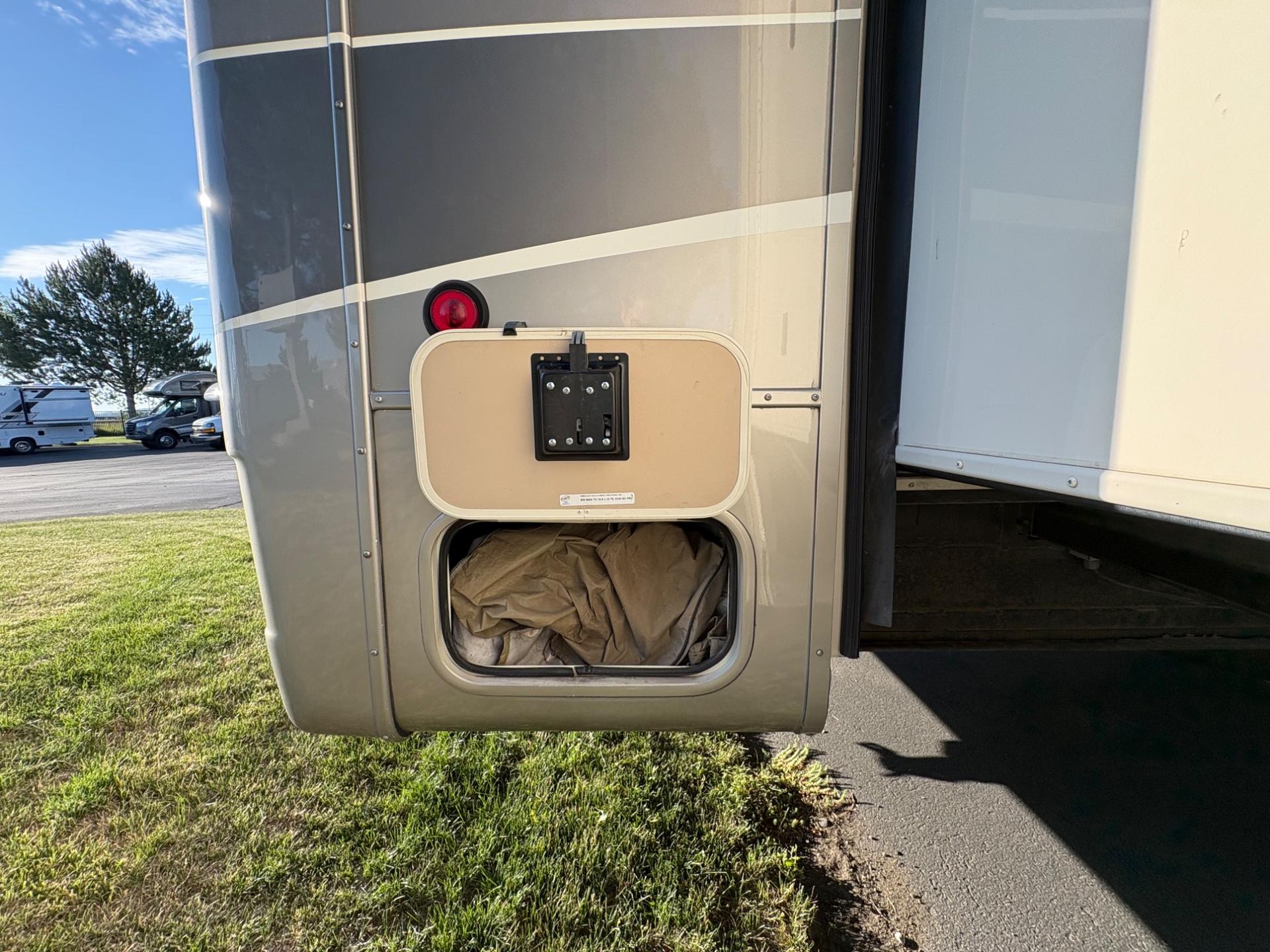 2020 DRV 2020 DRV Mobile Suites - thumbnail 18
