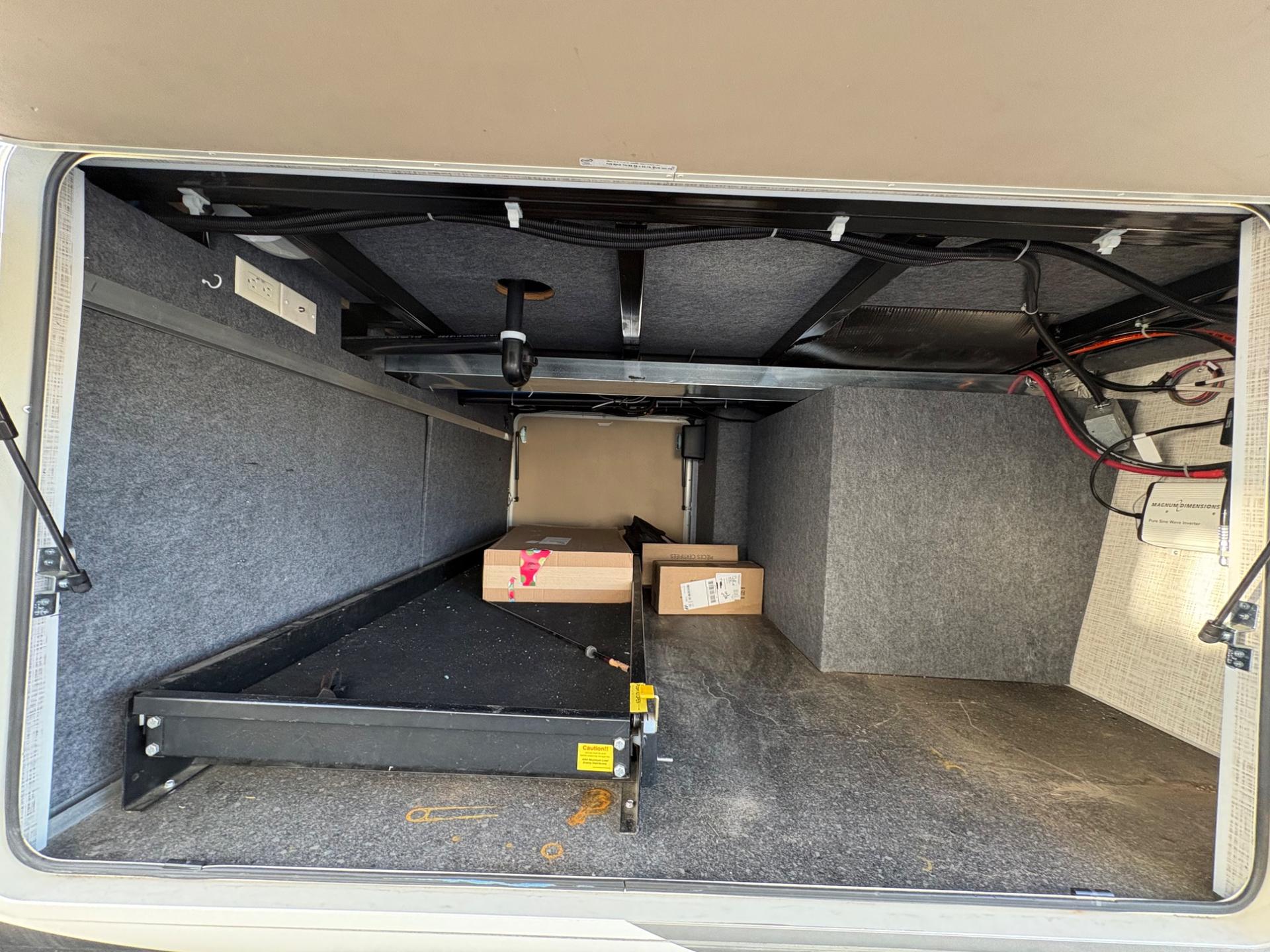 2020 DRV 2020 DRV Mobile Suites - thumbnail 22