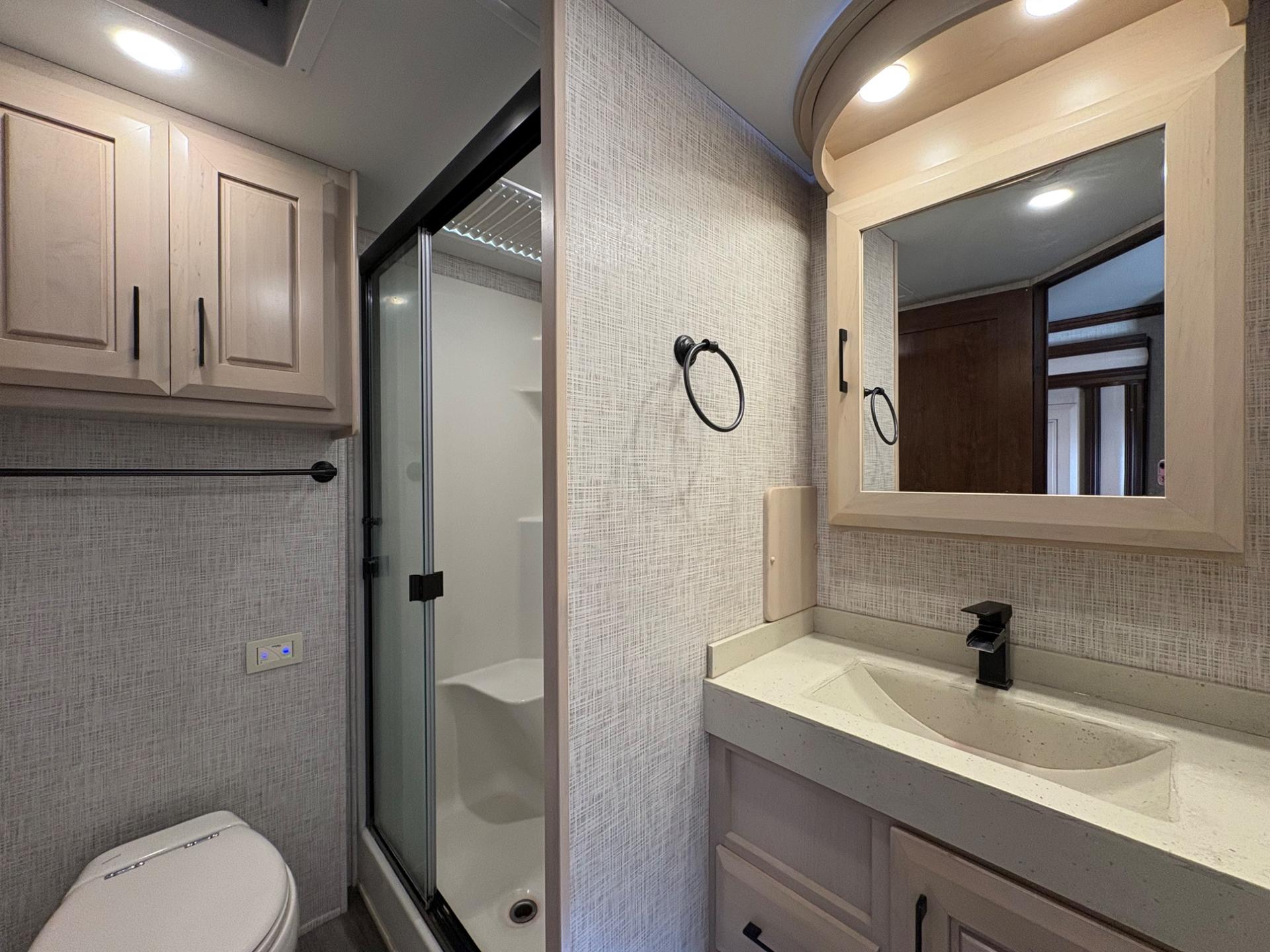 2020 DRV 2020 DRV Mobile Suites - thumbnail 33