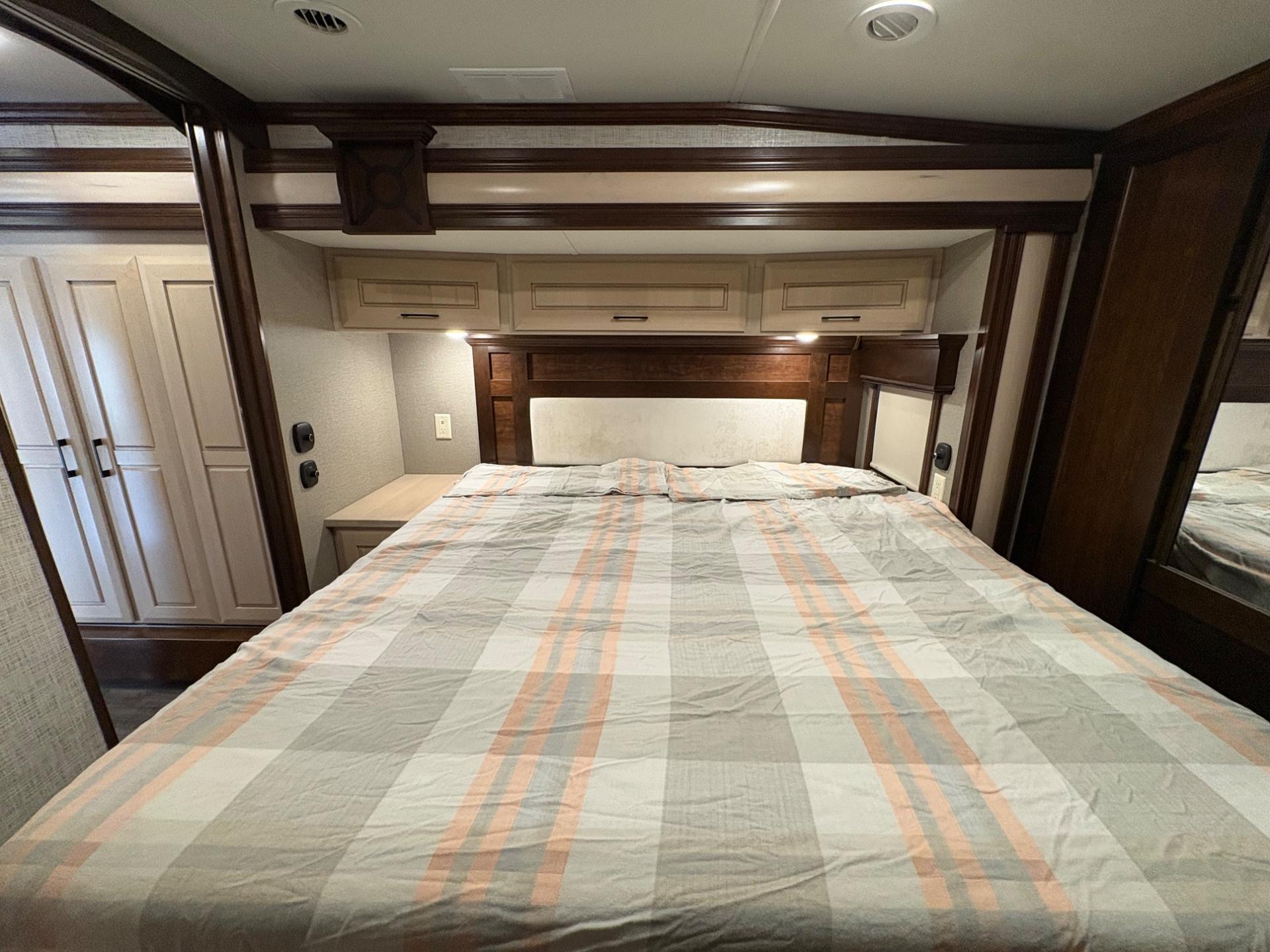 2020 DRV 2020 DRV Mobile Suites - thumbnail 46