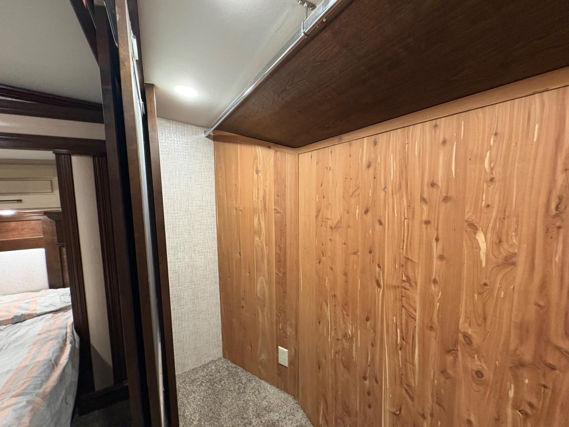 2020 DRV 2020 DRV Mobile Suites - thumbnail 49