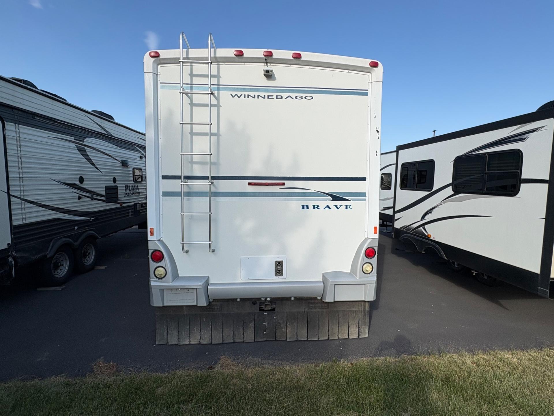 2003 Winnebago 2003 Winnebago Brave - thumbnail 3