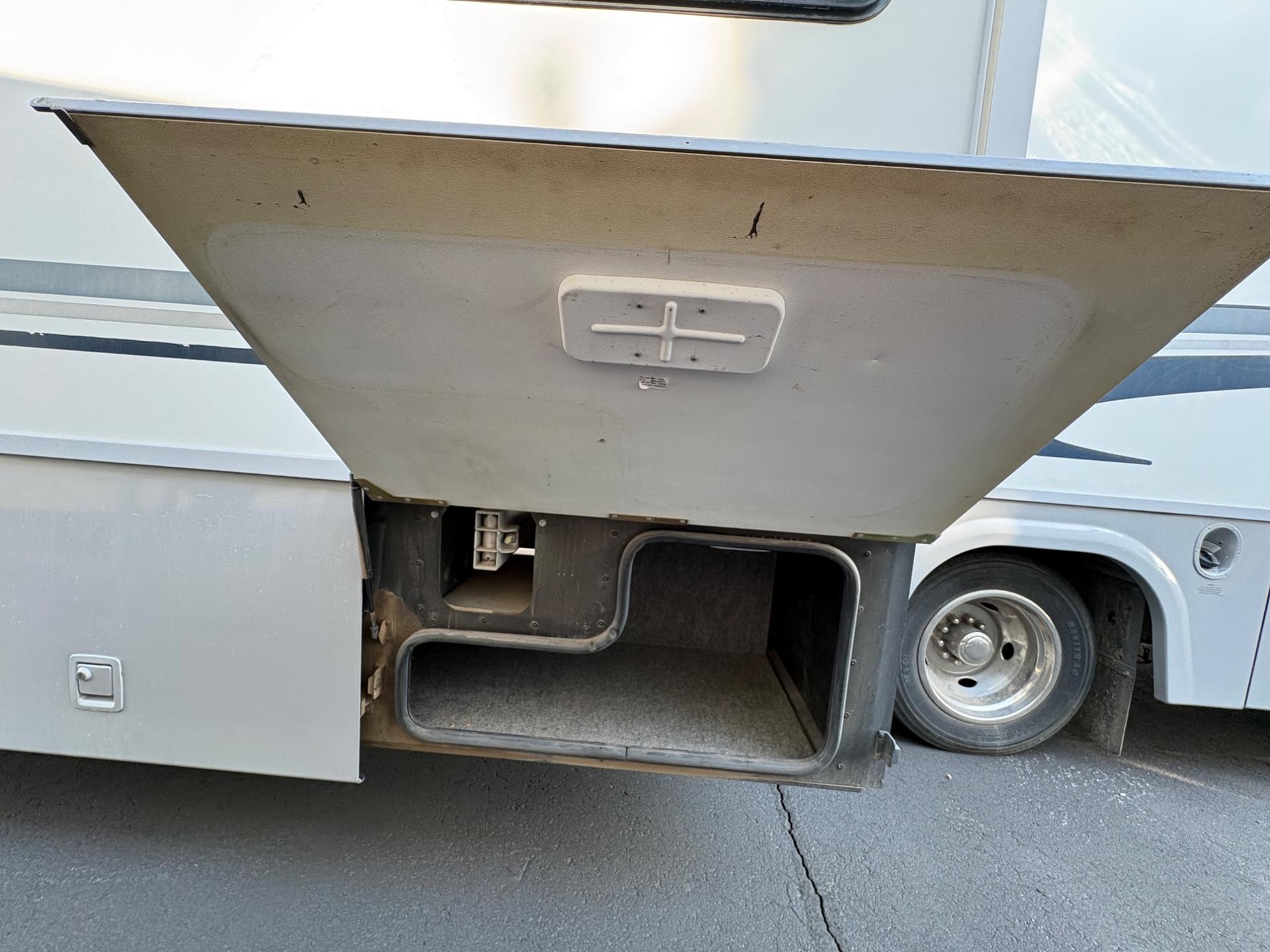 2003 Winnebago 2003 Winnebago Brave - thumbnail 7
