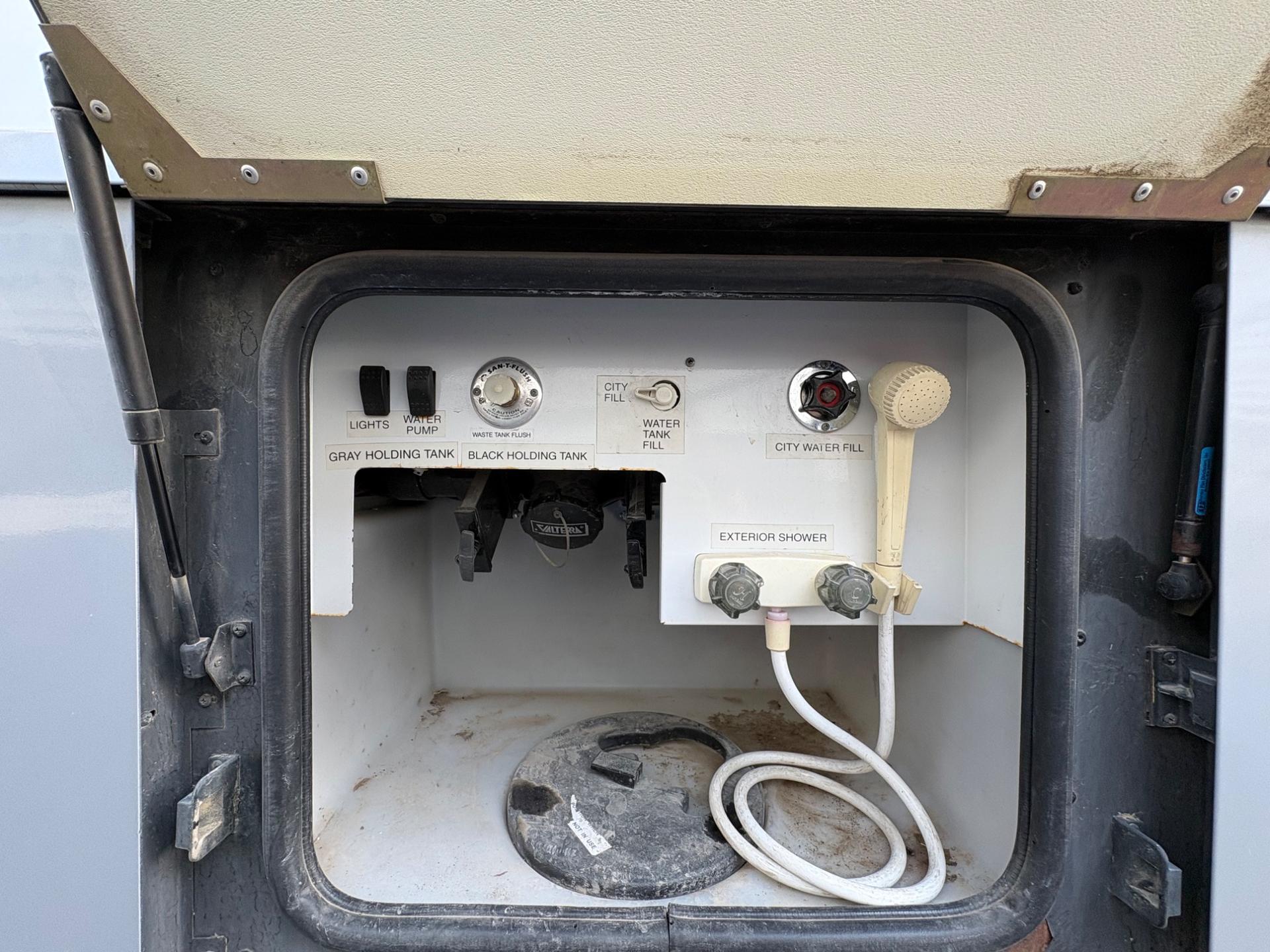2003 Winnebago 2003 Winnebago Brave - thumbnail 11