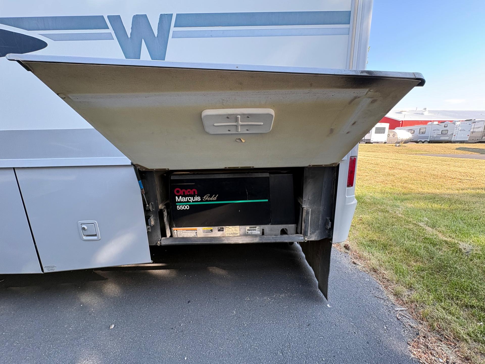 2003 Winnebago 2003 Winnebago Brave - thumbnail 14