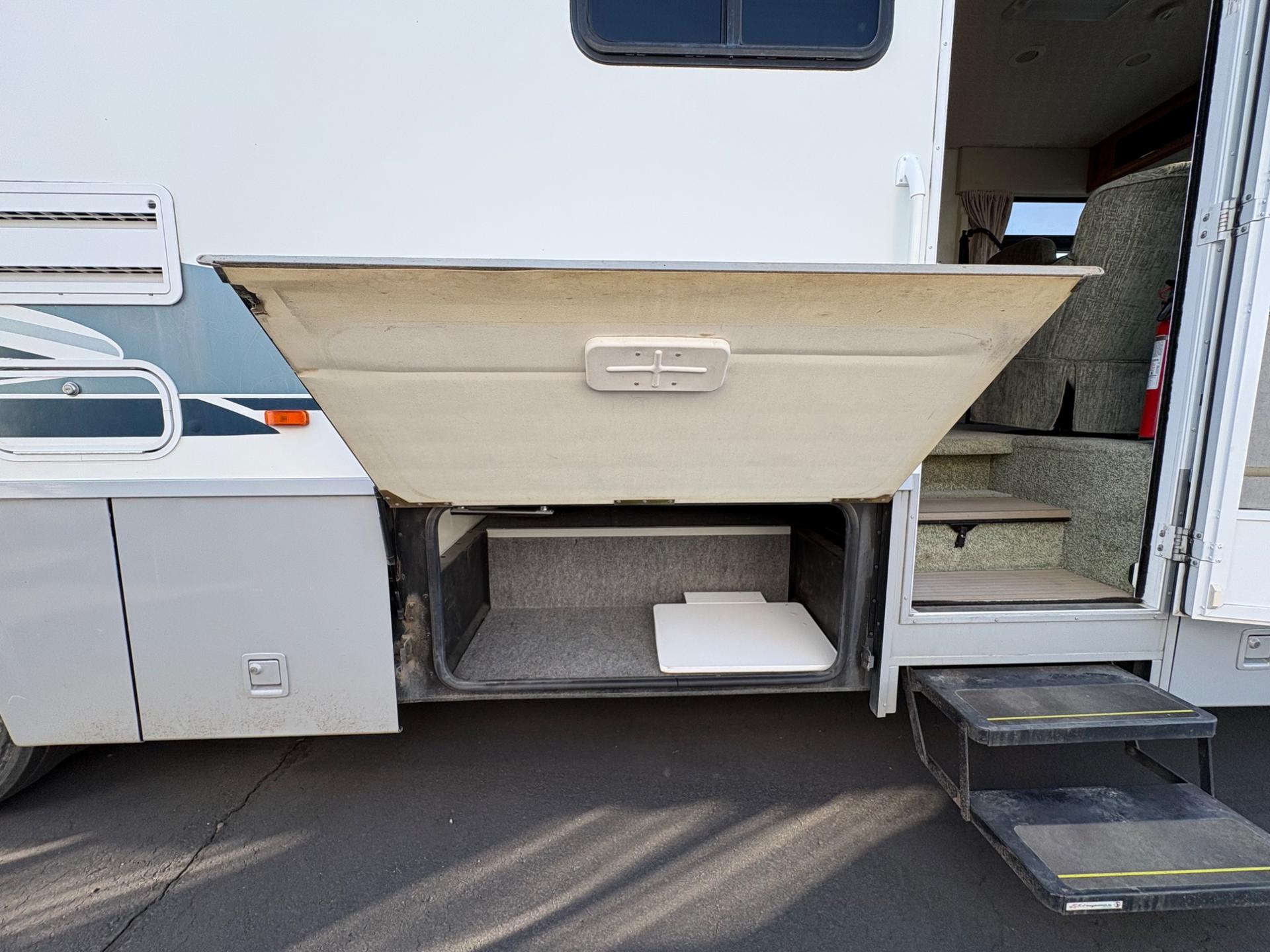 2003 Winnebago 2003 Winnebago Brave - thumbnail 21