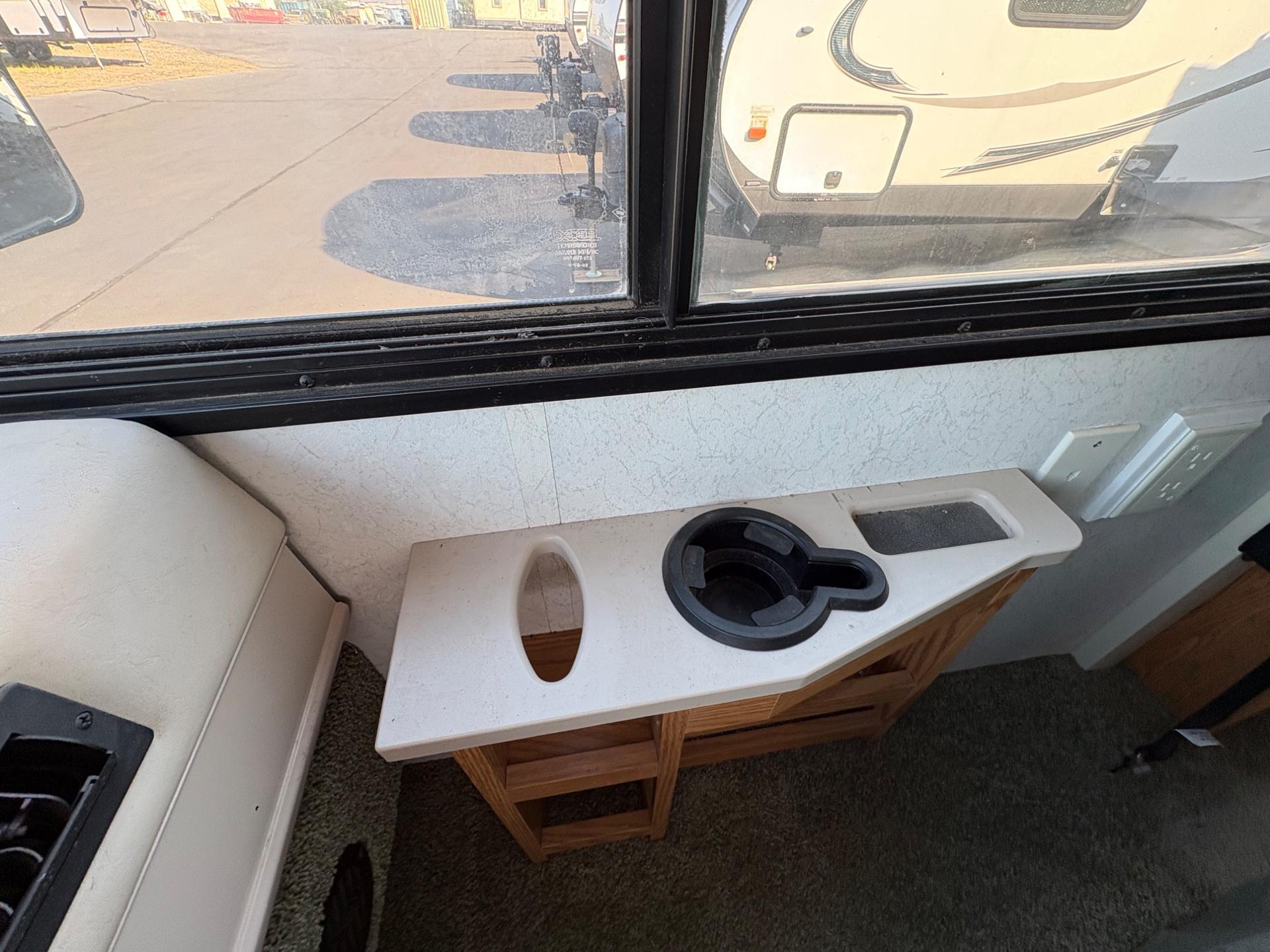 2003 Winnebago 2003 Winnebago Brave - thumbnail 25