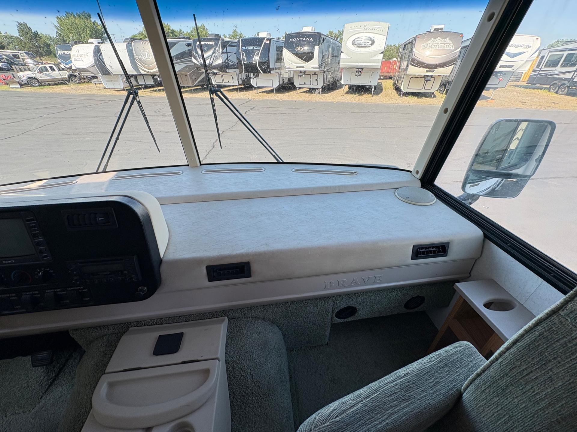 2003 Winnebago 2003 Winnebago Brave - thumbnail 26