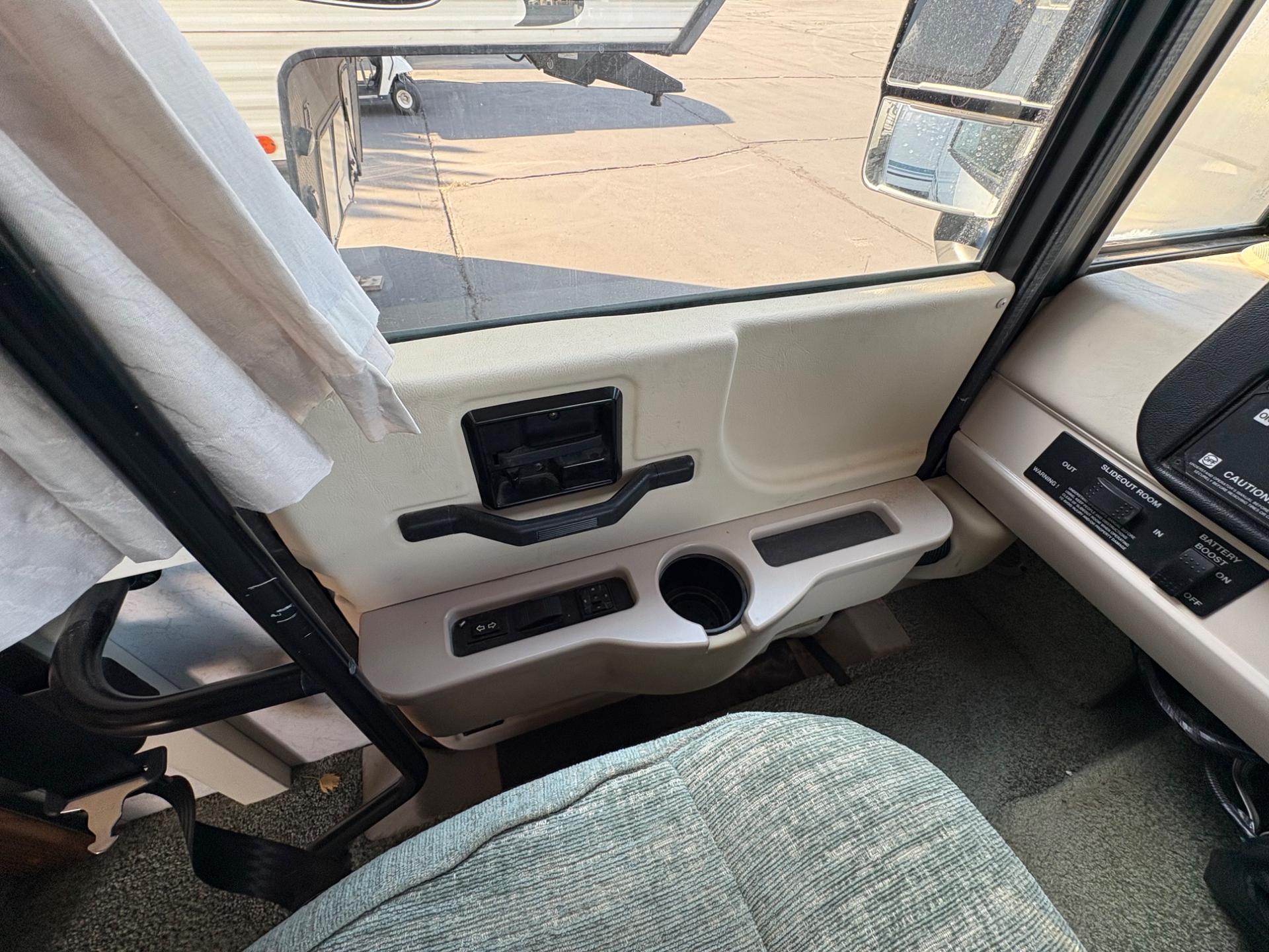 2003 Winnebago 2003 Winnebago Brave - thumbnail 27