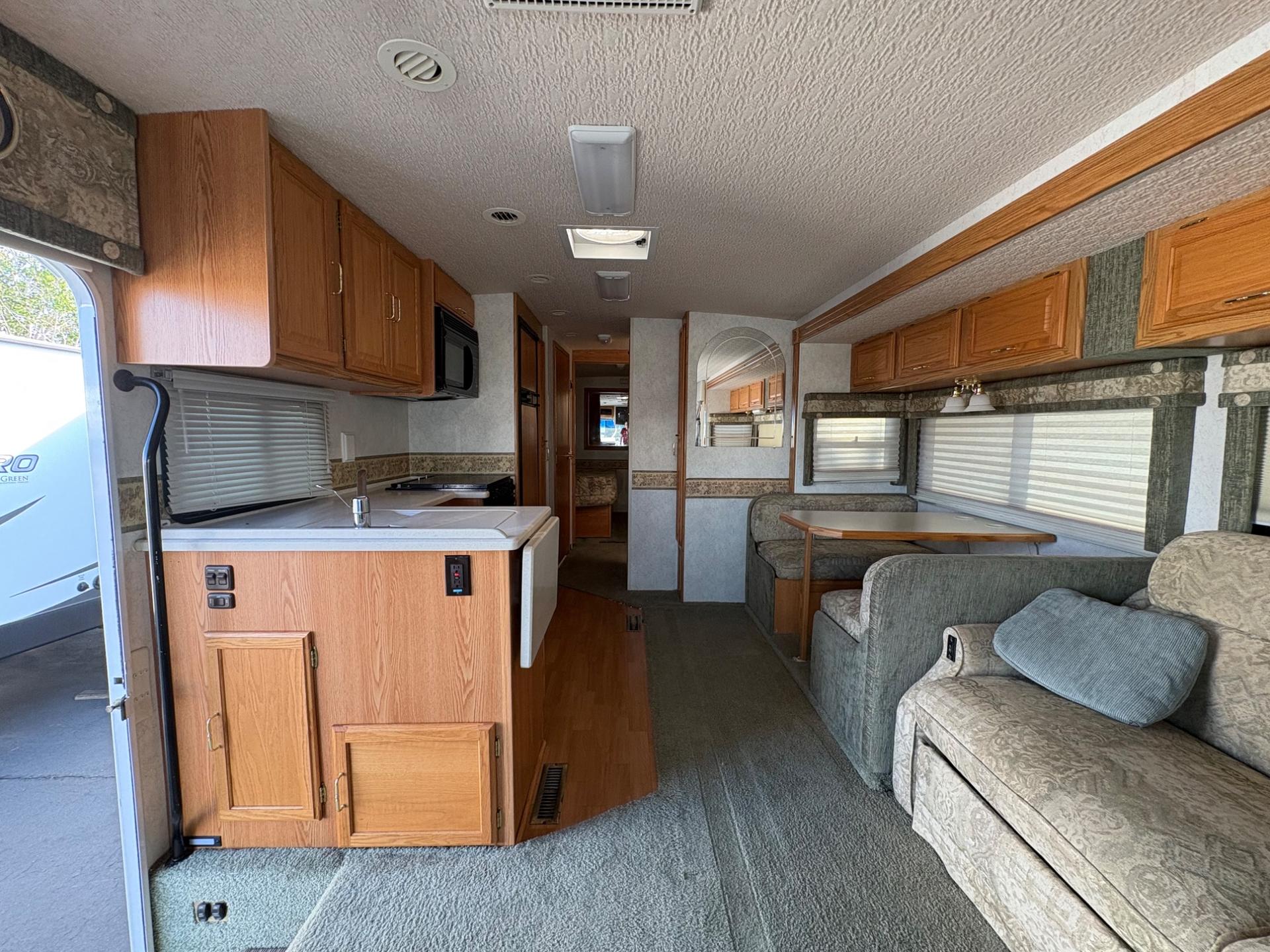 2003 Winnebago 2003 Winnebago Brave - thumbnail 29