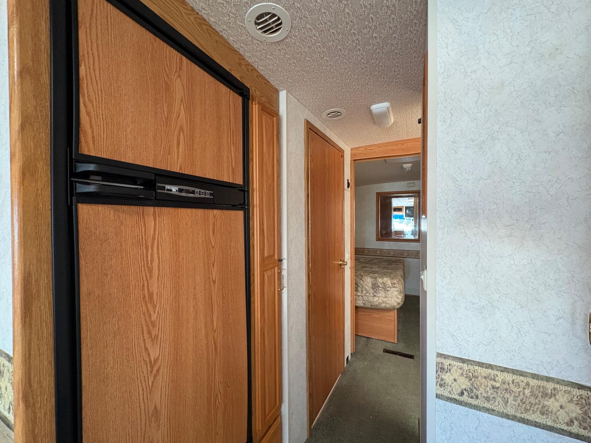 2003 Winnebago 2003 Winnebago Brave - thumbnail 34