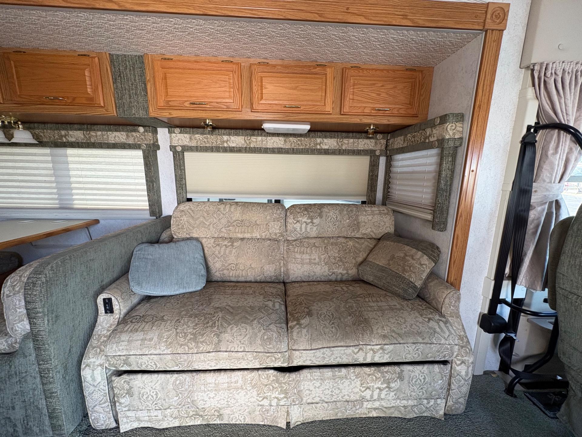2003 Winnebago 2003 Winnebago Brave - thumbnail 35