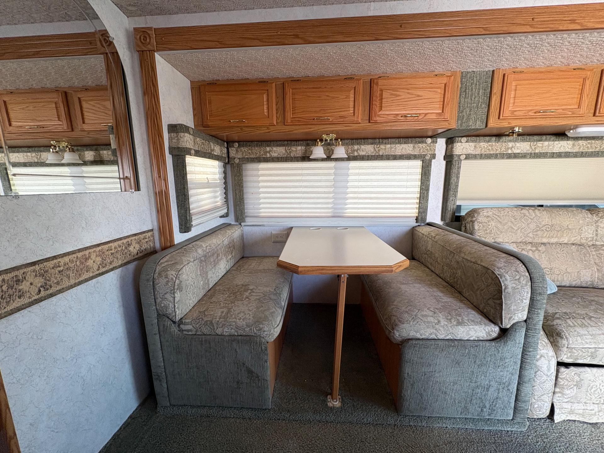 2003 Winnebago 2003 Winnebago Brave - thumbnail 36