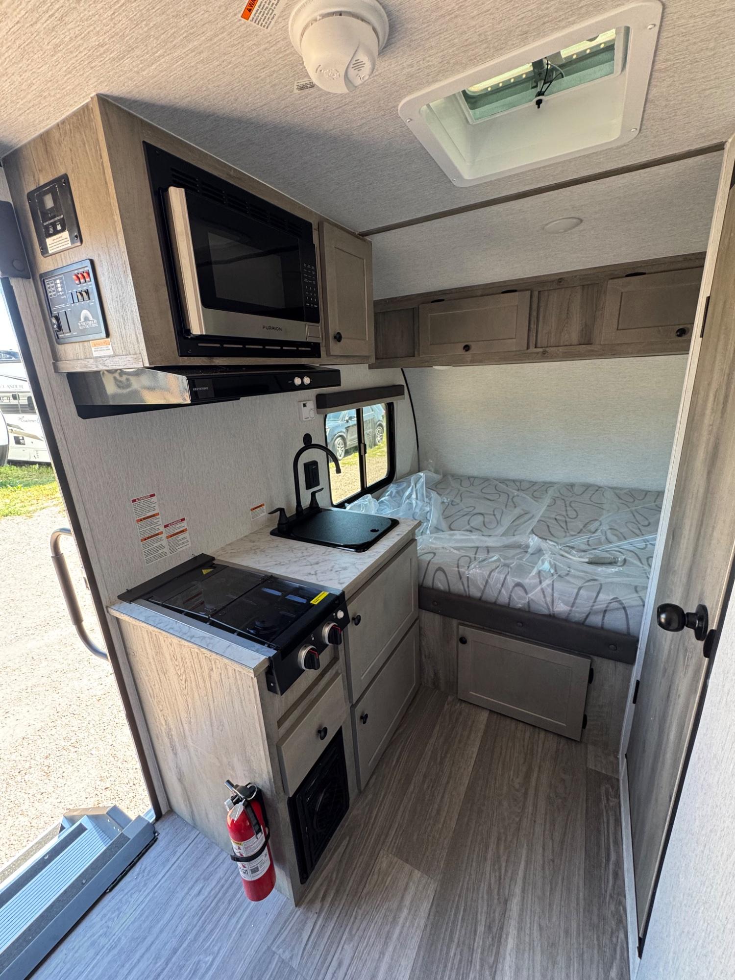 2027 Sunset Park RV 2027 Sunset Park RV Sunray - thumbnail 9