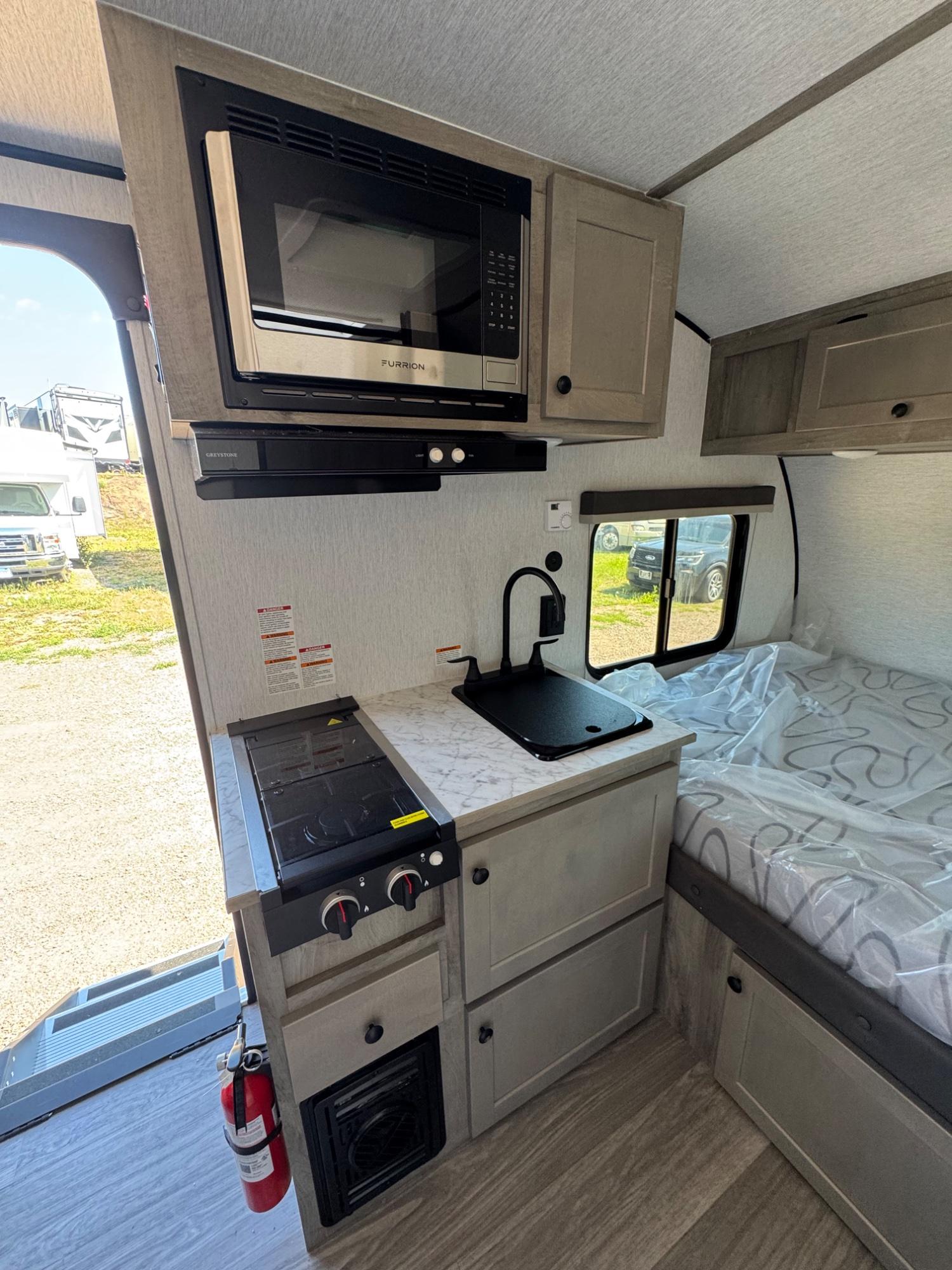 2027 Sunset Park RV 2027 Sunset Park RV Sunray - thumbnail 10