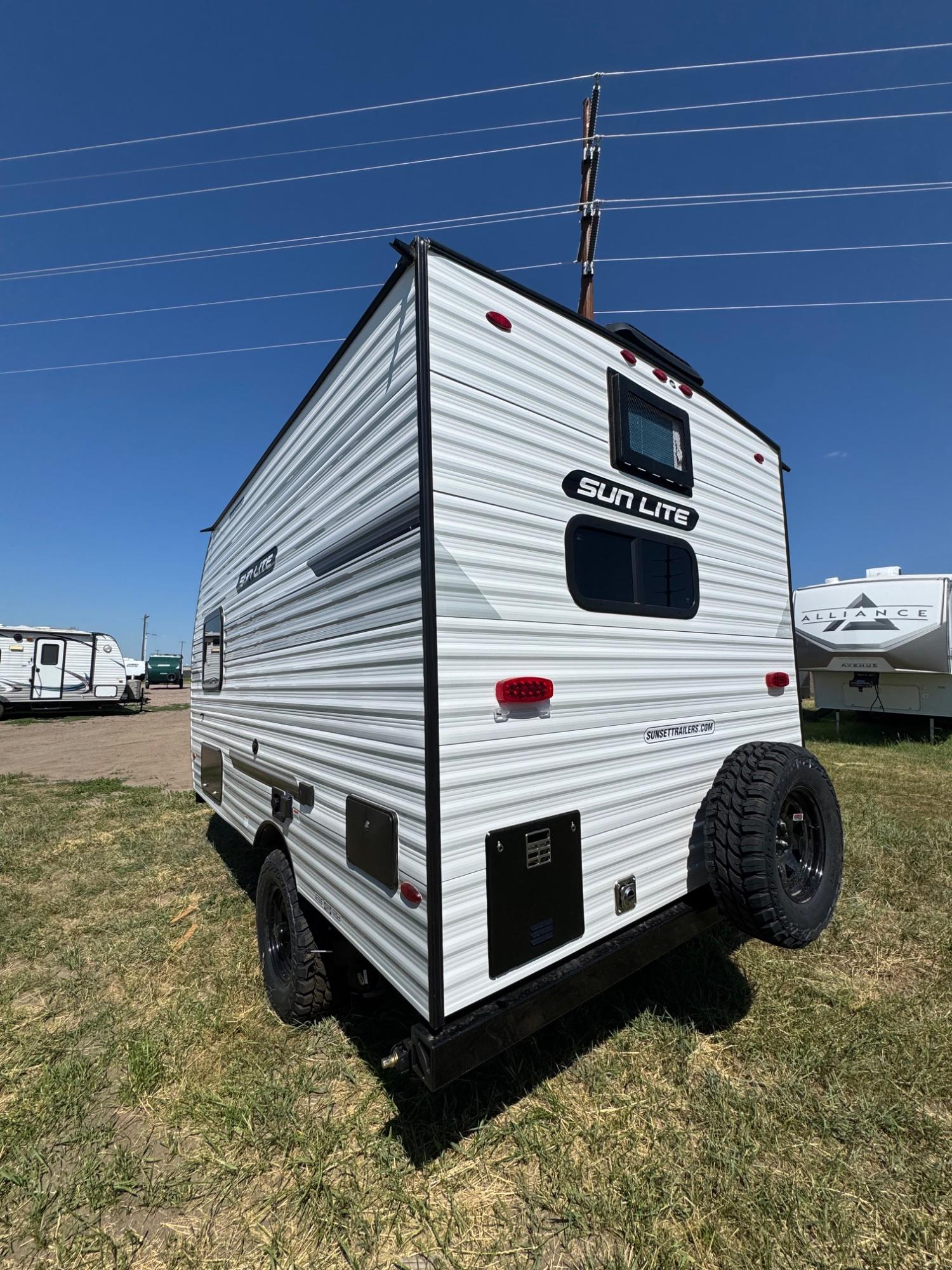 2027 Sunset Park RV 2027 Sunset Park RV Sun Lite - thumbnail 3