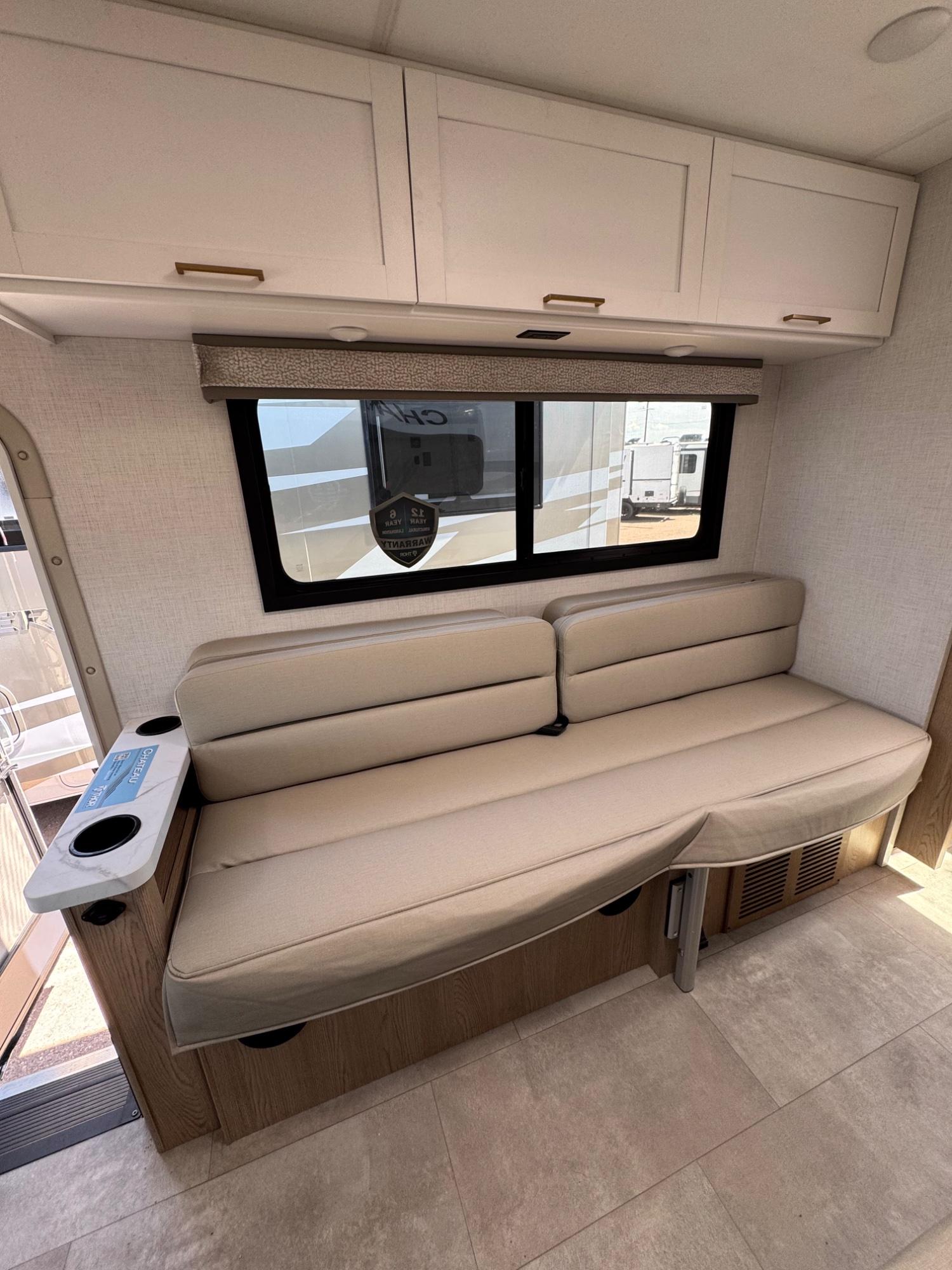 2027 Thor Motor Coach 2027 Thor Motor Coach Chateau - thumbnail 12