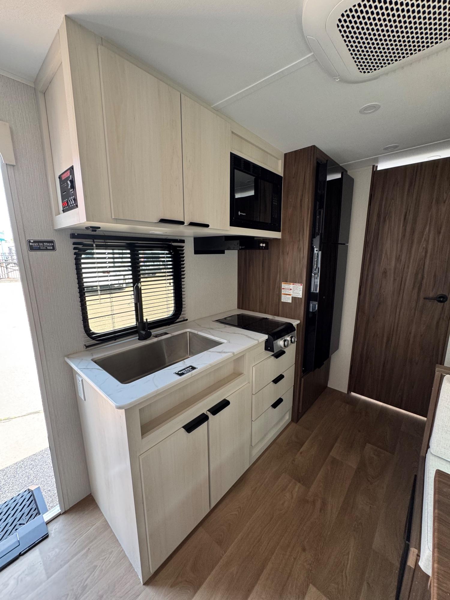 2027 Winnebago 2027 Winnebago Access - thumbnail 7