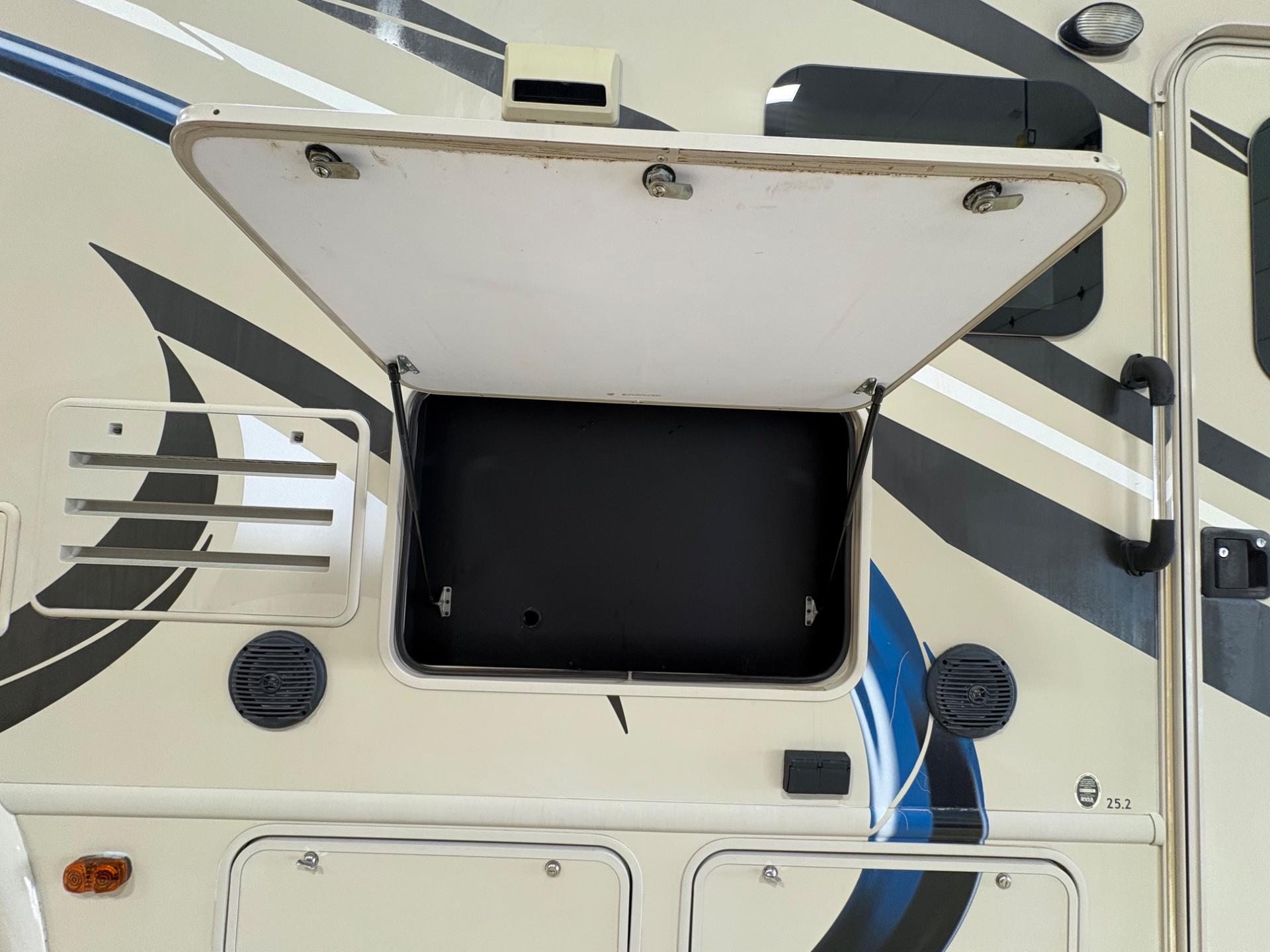2016 Thor Motor Coach 2016 Thor Motor Coach Vegas - thumbnail 18