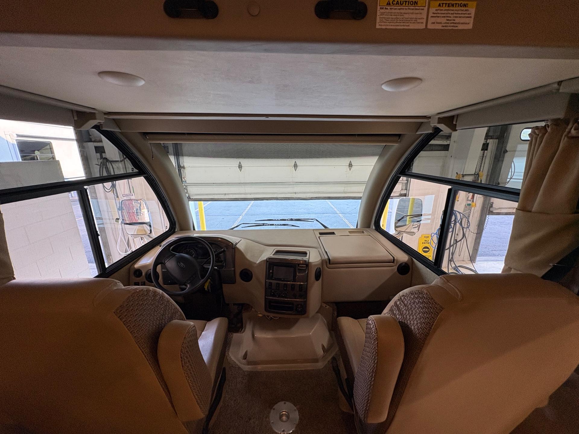 2016 Thor Motor Coach 2016 Thor Motor Coach Vegas - thumbnail 20