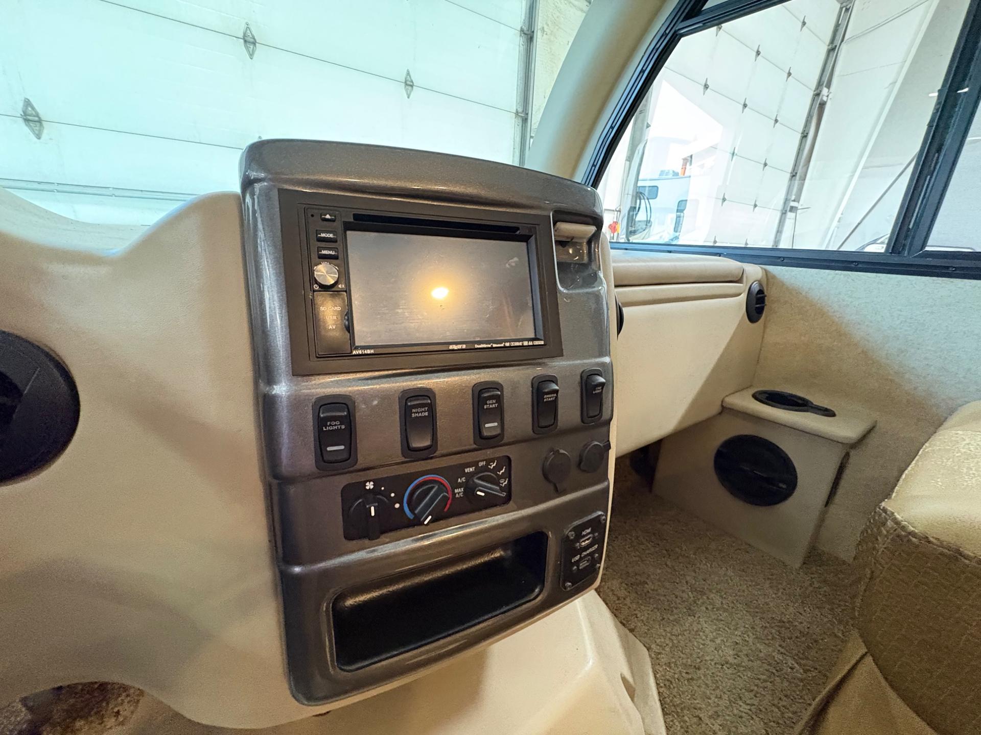 2016 Thor Motor Coach 2016 Thor Motor Coach Vegas - thumbnail 26