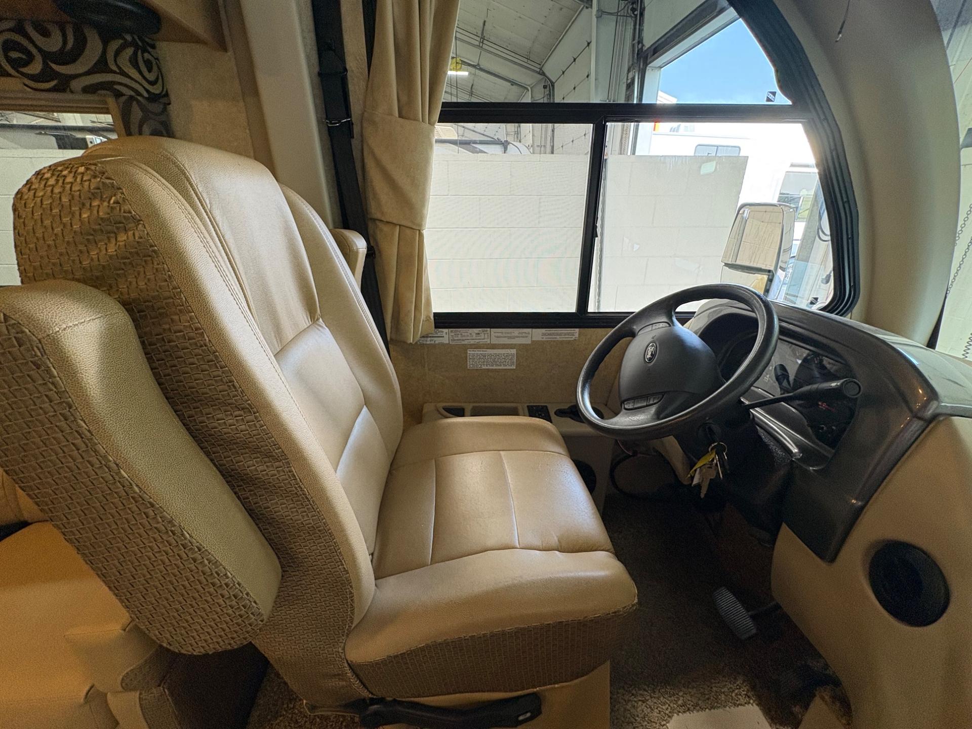 2016 Thor Motor Coach 2016 Thor Motor Coach Vegas - thumbnail 27