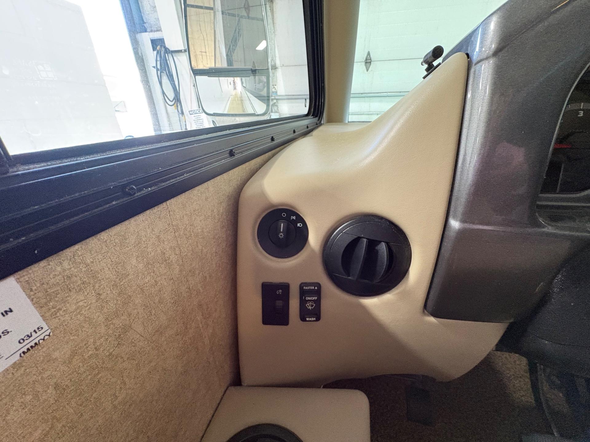 2016 Thor Motor Coach 2016 Thor Motor Coach Vegas - thumbnail 28