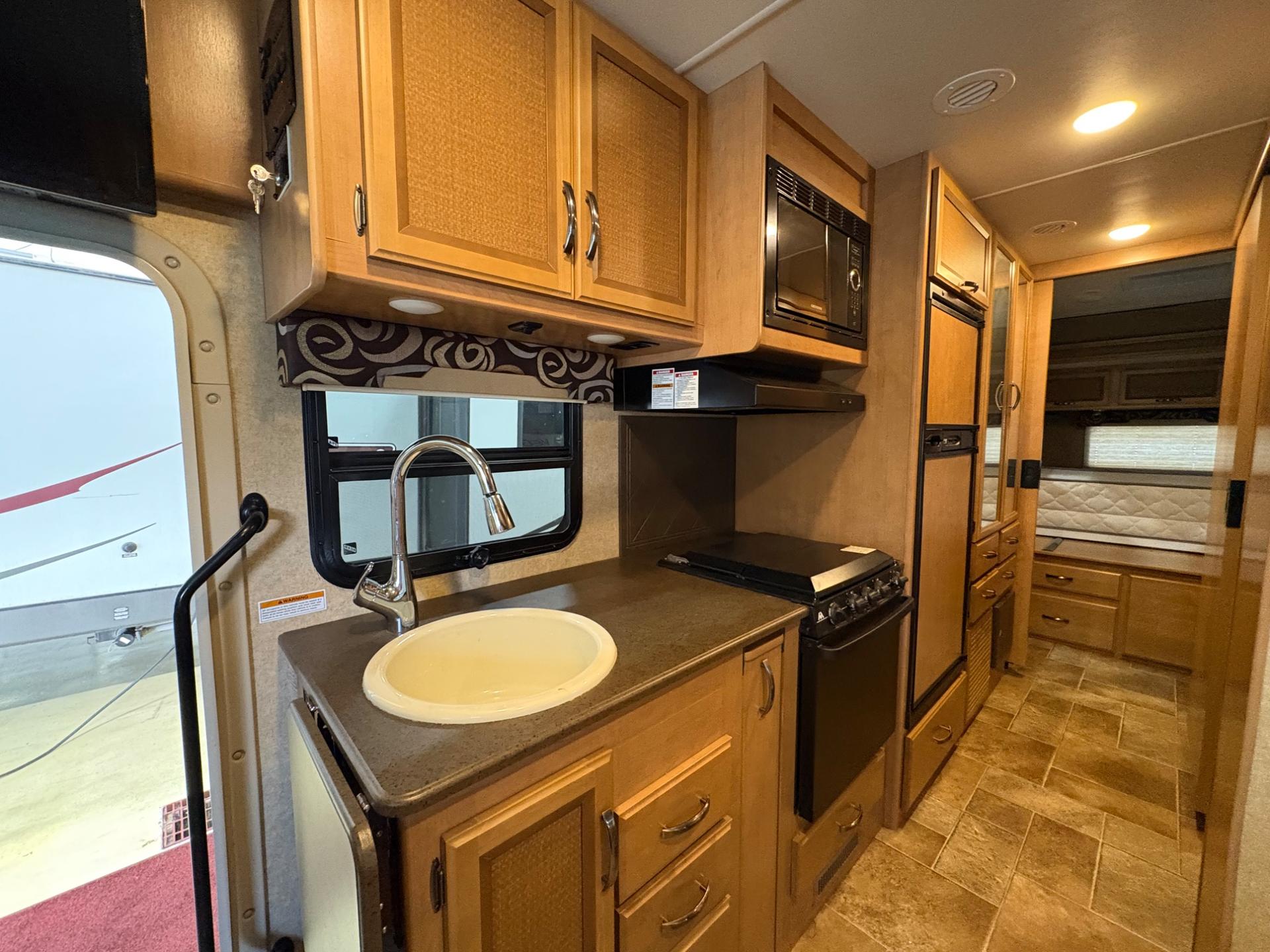 2016 Thor Motor Coach 2016 Thor Motor Coach Vegas - thumbnail 32