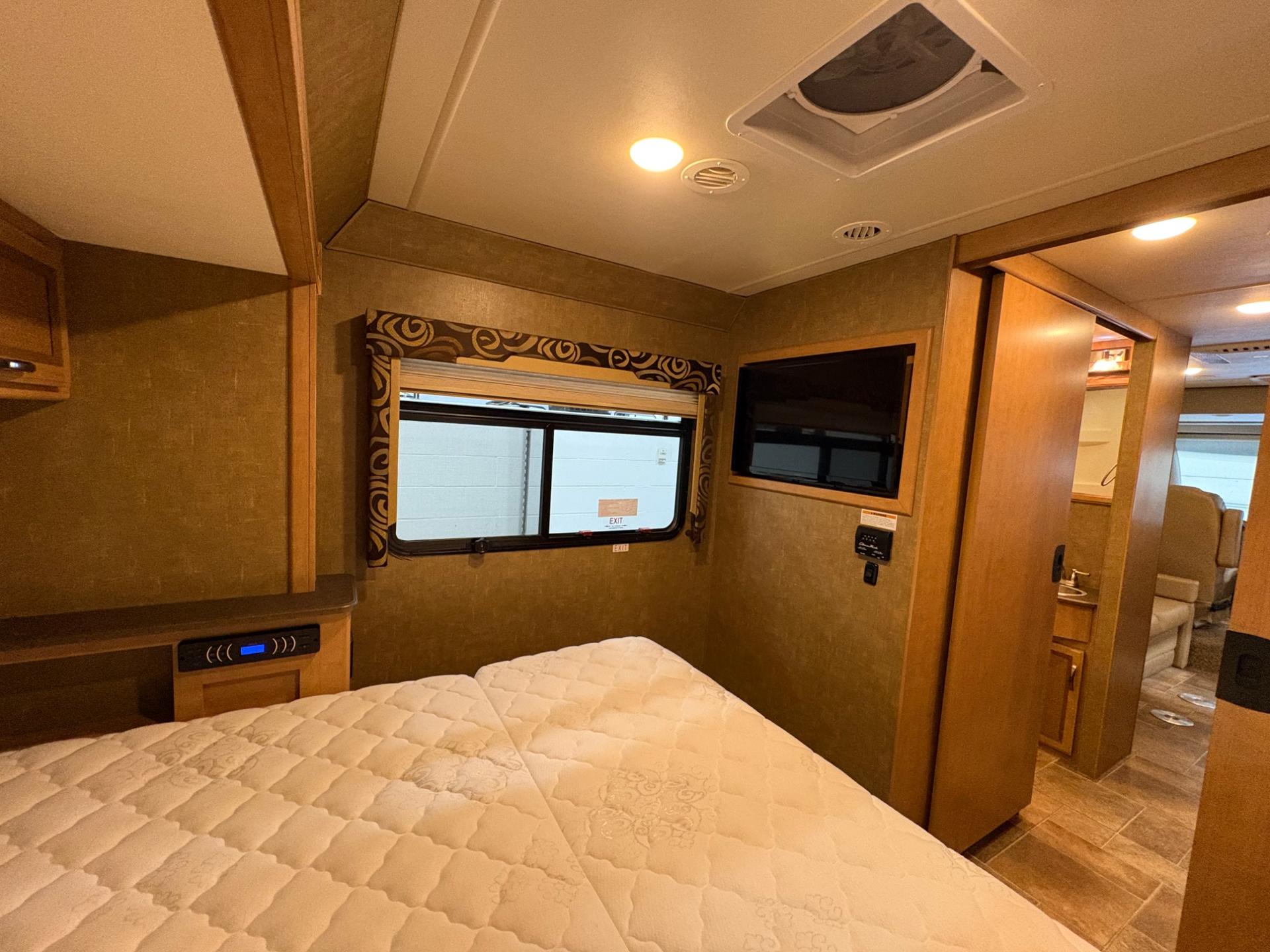 2016 Thor Motor Coach 2016 Thor Motor Coach Vegas - thumbnail 50