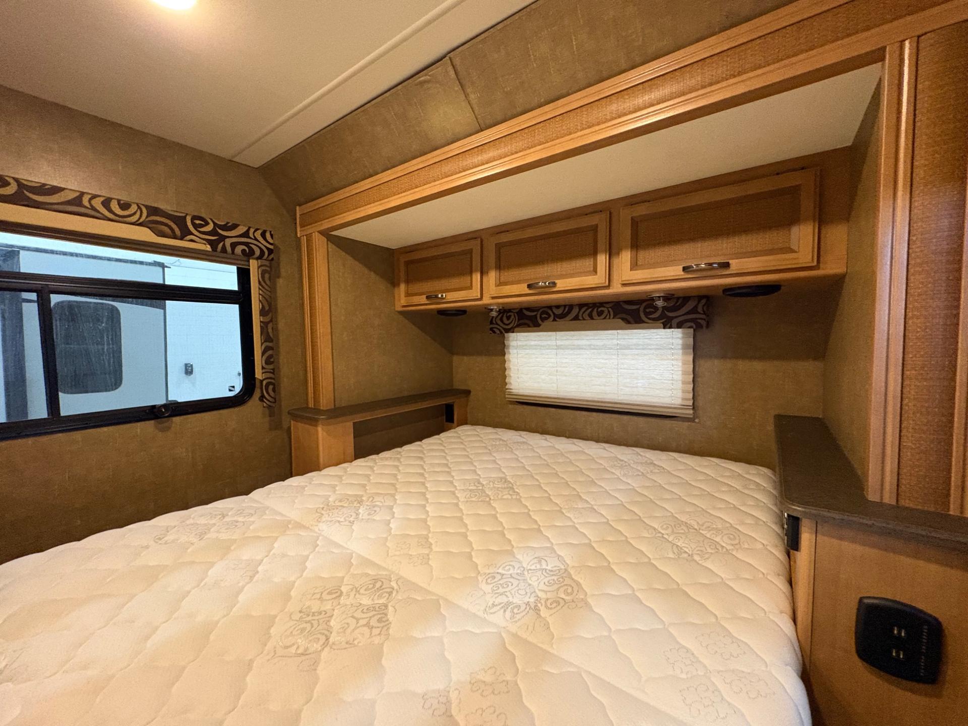 2016 Thor Motor Coach 2016 Thor Motor Coach Vegas - thumbnail 51