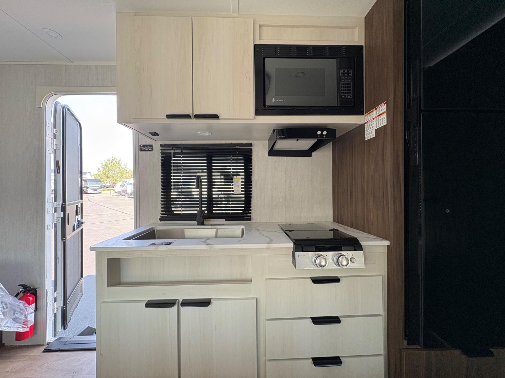 2027 Winnebago 2027 Winnebago Access - thumbnail 27