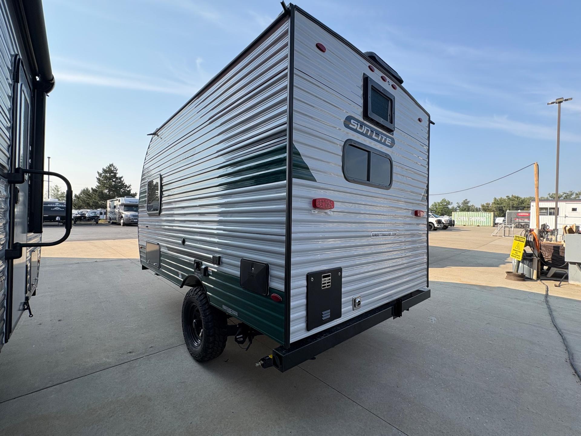 2027 Sunset Park & RV 2027 Sunset Park & RV Sunlite - thumbnail 2