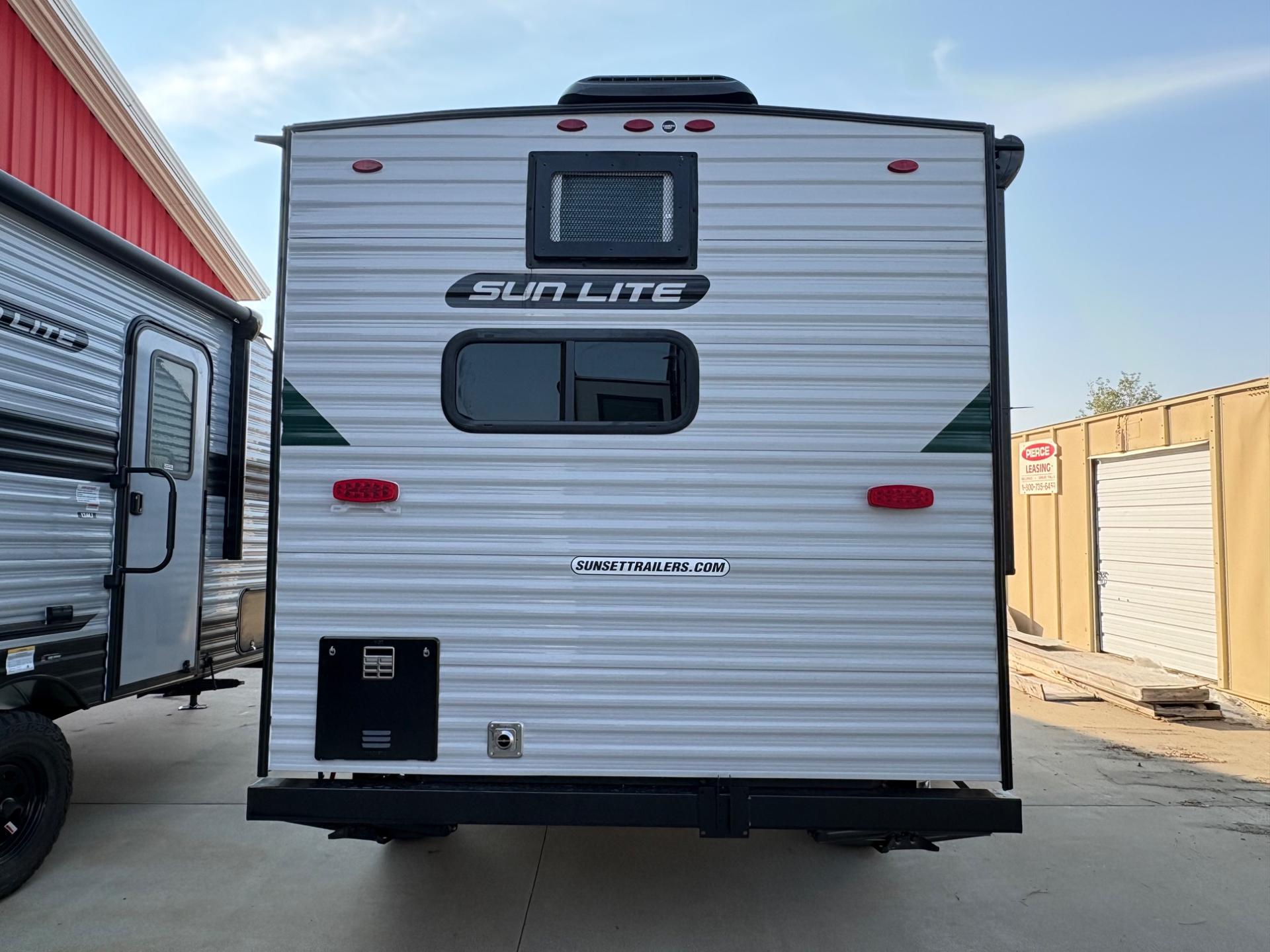 2027 Sunset Park & RV 2027 Sunset Park & RV Sunlite - thumbnail 5