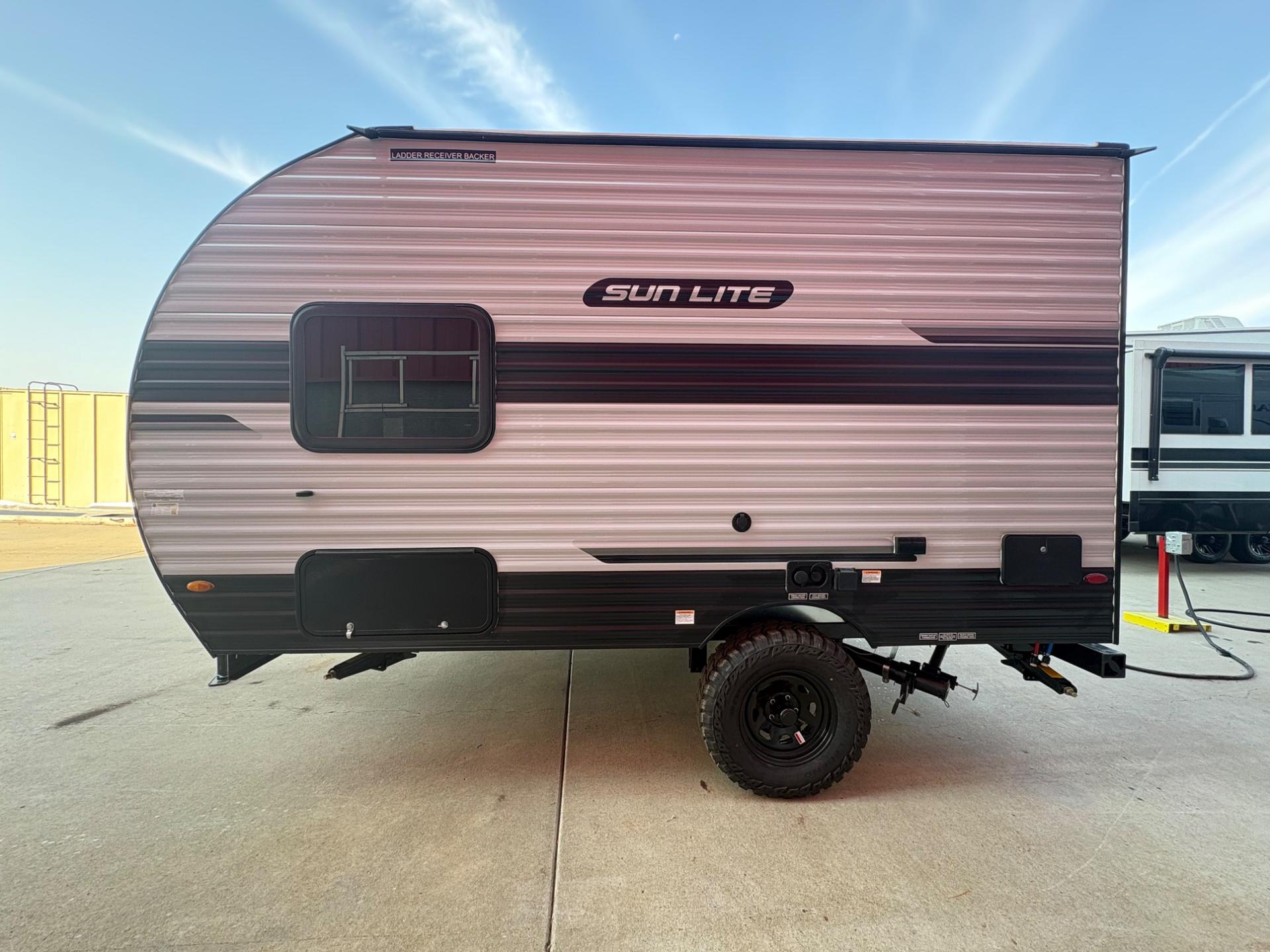 2027 Sunset Park & RV 2027 Sunset Park & RV Sunlite - thumbnail 2