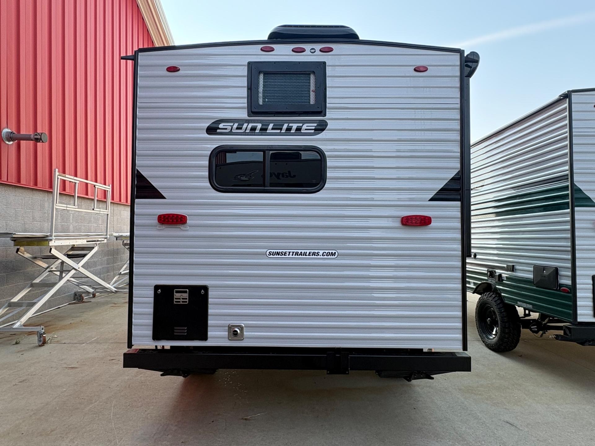 2027 Sunset Park & RV 2027 Sunset Park & RV Sunlite - thumbnail 4