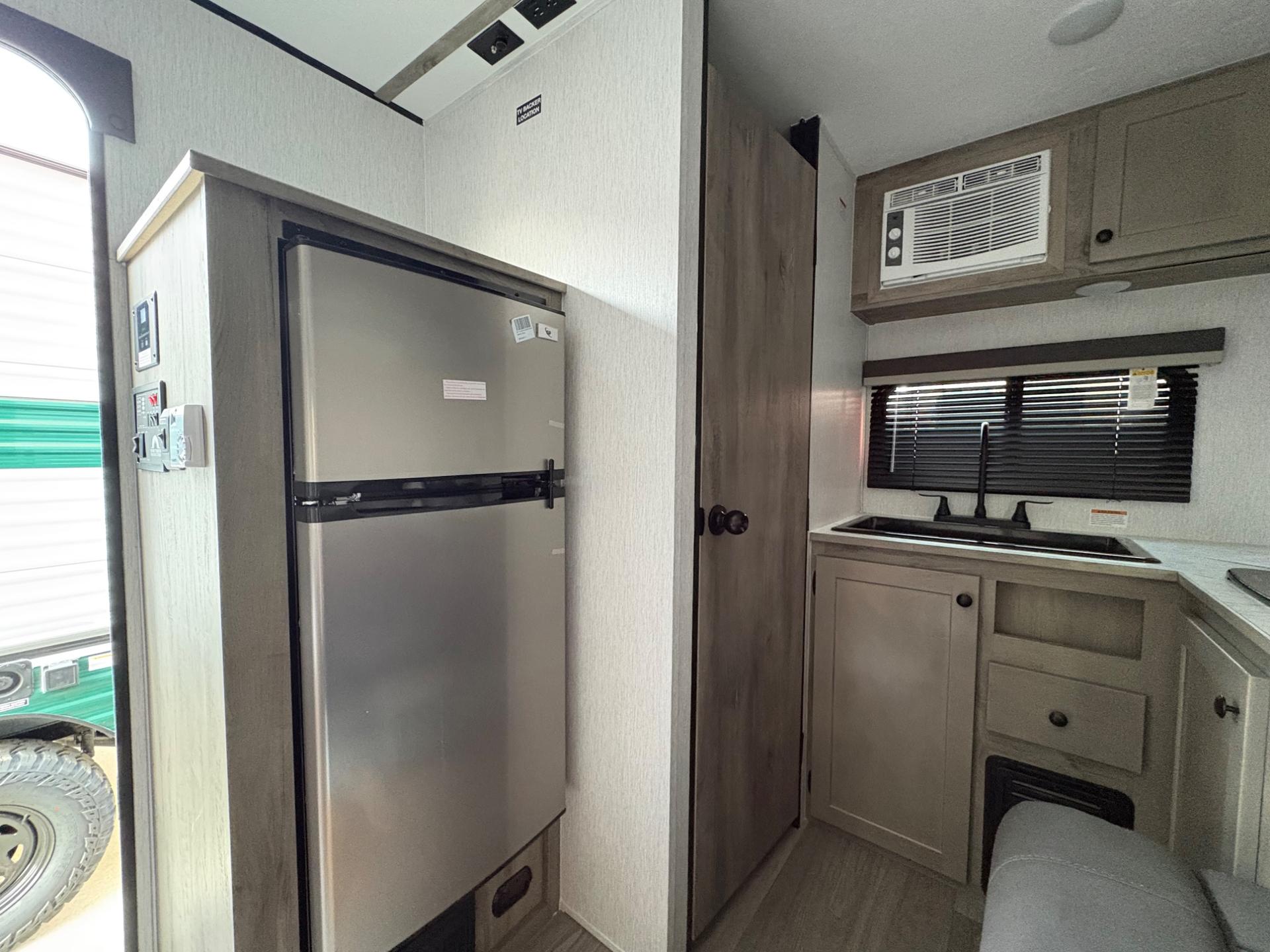 2027 Sunset Park & RV 2027 Sunset Park & RV Sunlite - thumbnail 26