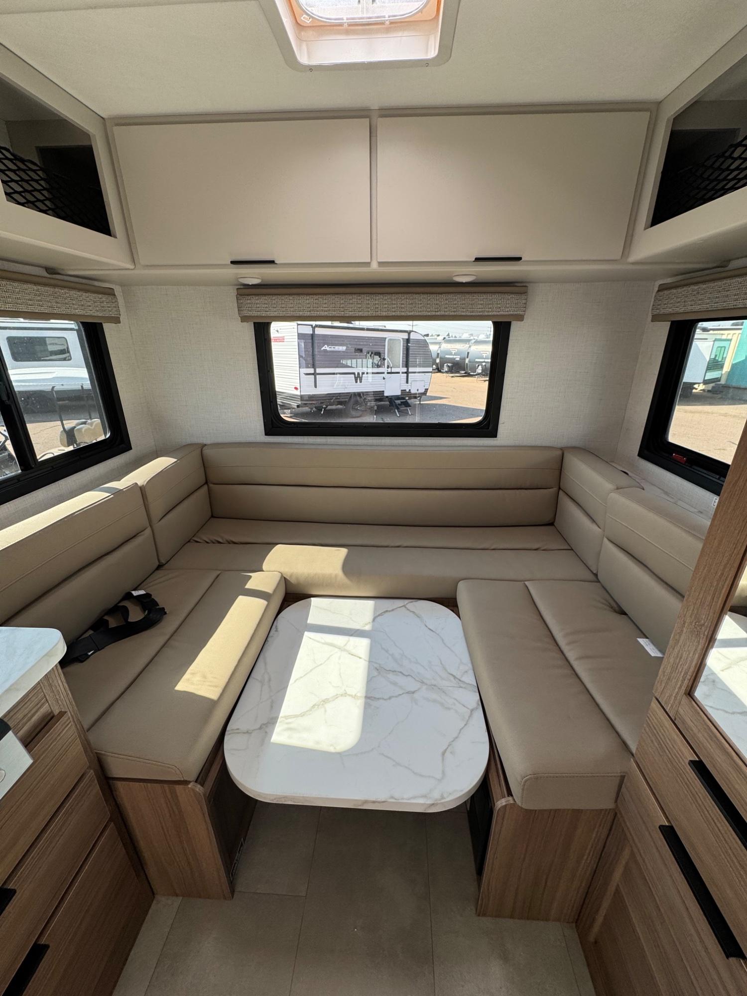 2027 Thor Motor Coach 2027 Thor Motor Coach Chateau - thumbnail 10