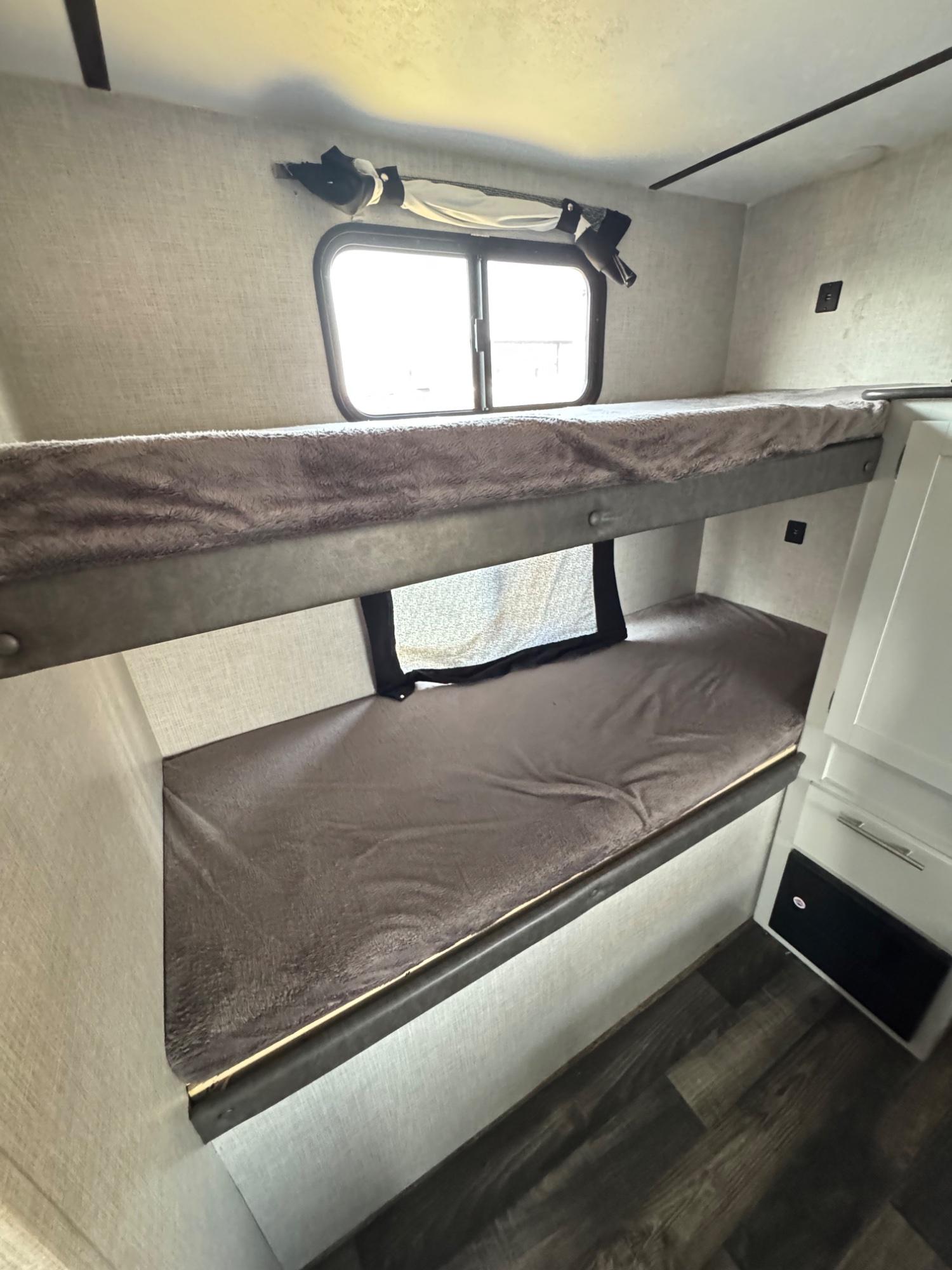 2020 Keystone 2020 Keystone Bullet Ultra Lite - thumbnail 16