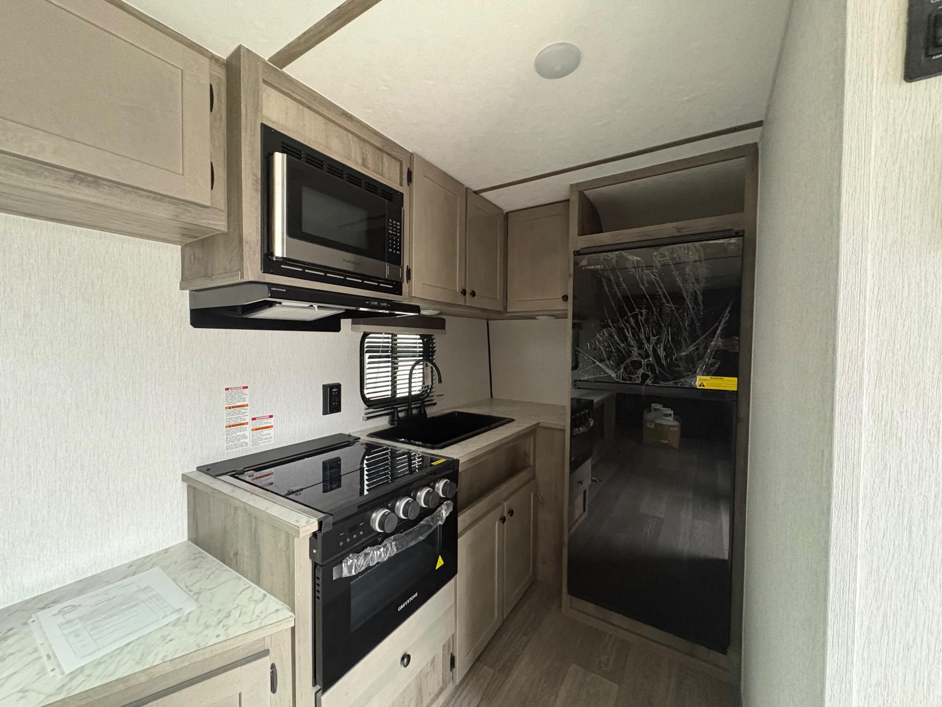 2027 Sunset Park & RV 2027 Sunset Park & RV SunLite - thumbnail 16