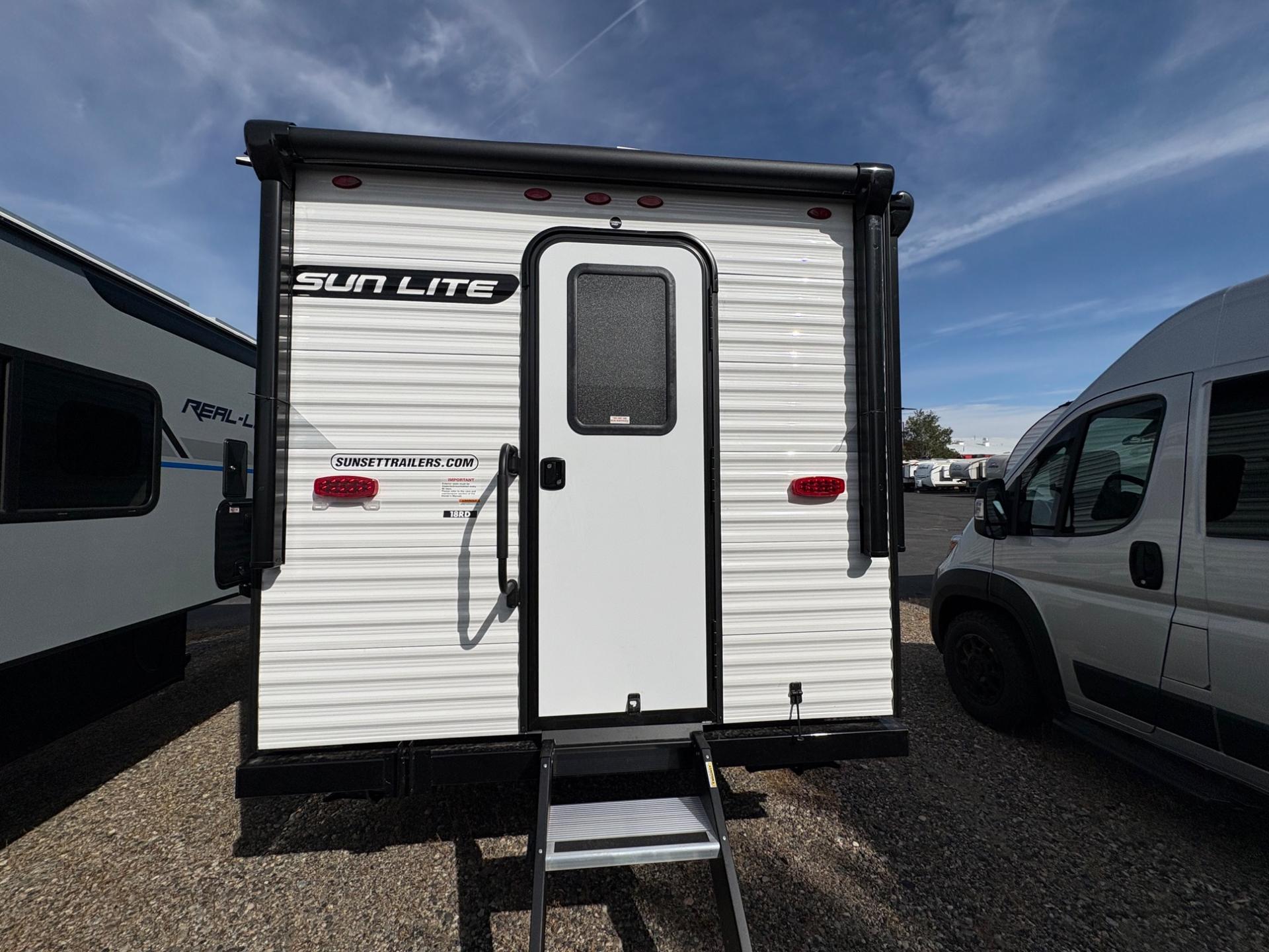 2027 Sunset Park & RV 2027 Sunset Park & RV Sunlite - thumbnail 4