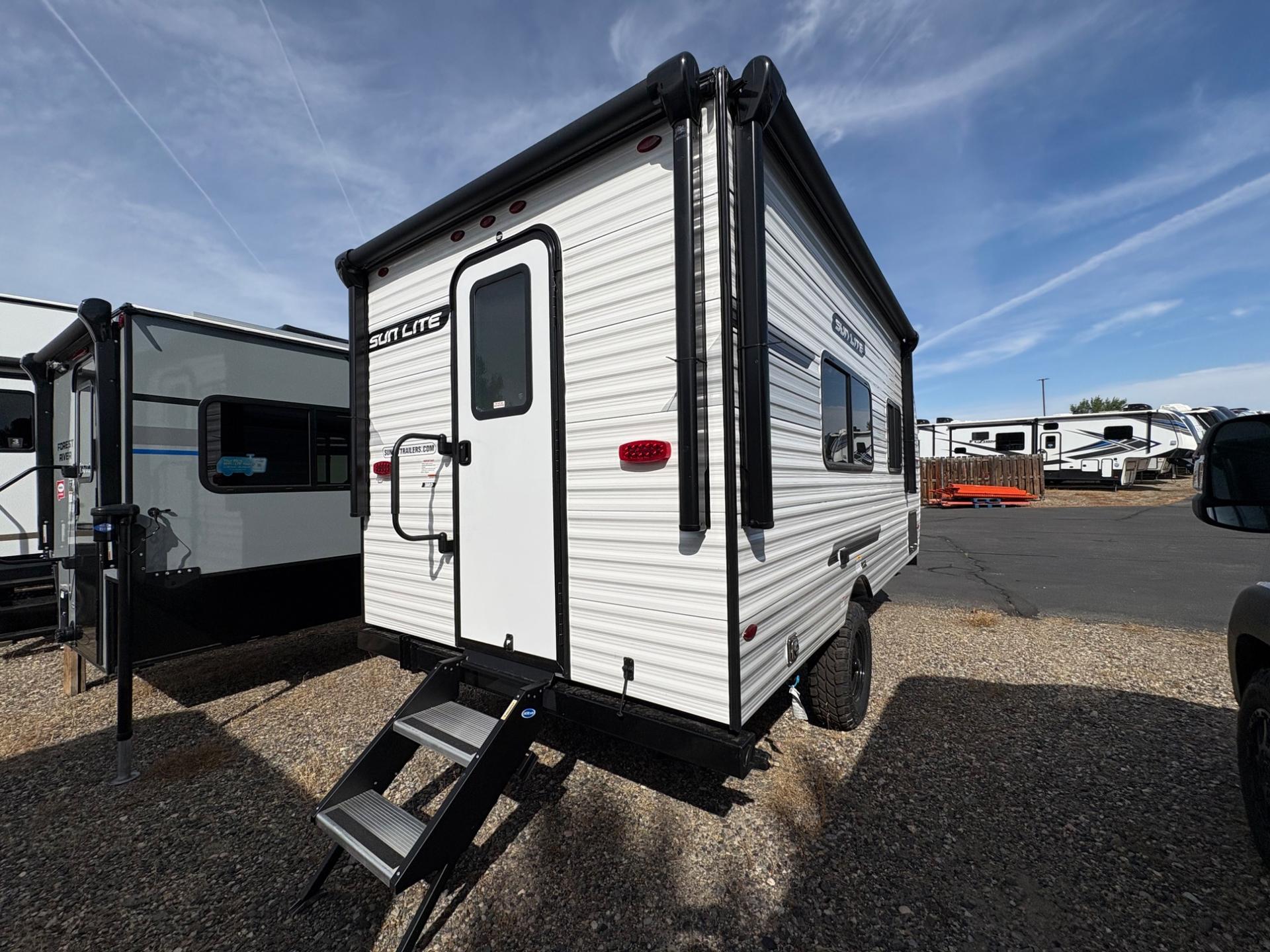 2027 Sunset Park & RV 2027 Sunset Park & RV Sunlite - thumbnail 5