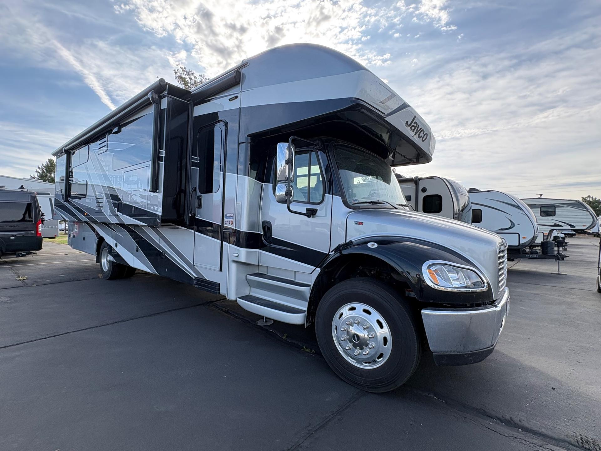 2023 Jayco 2023 Jayco Seneca - thumbnail 7