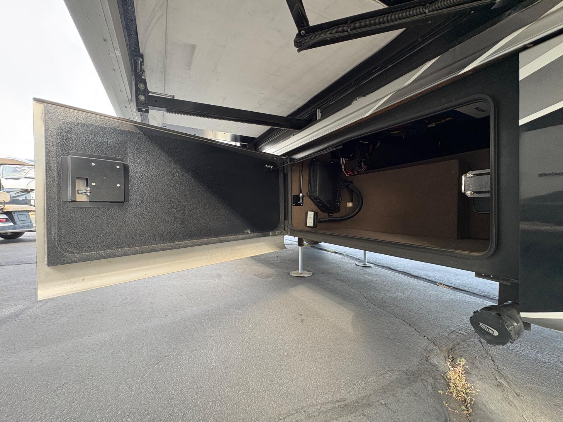 2023 Jayco 2023 Jayco Seneca - thumbnail 10