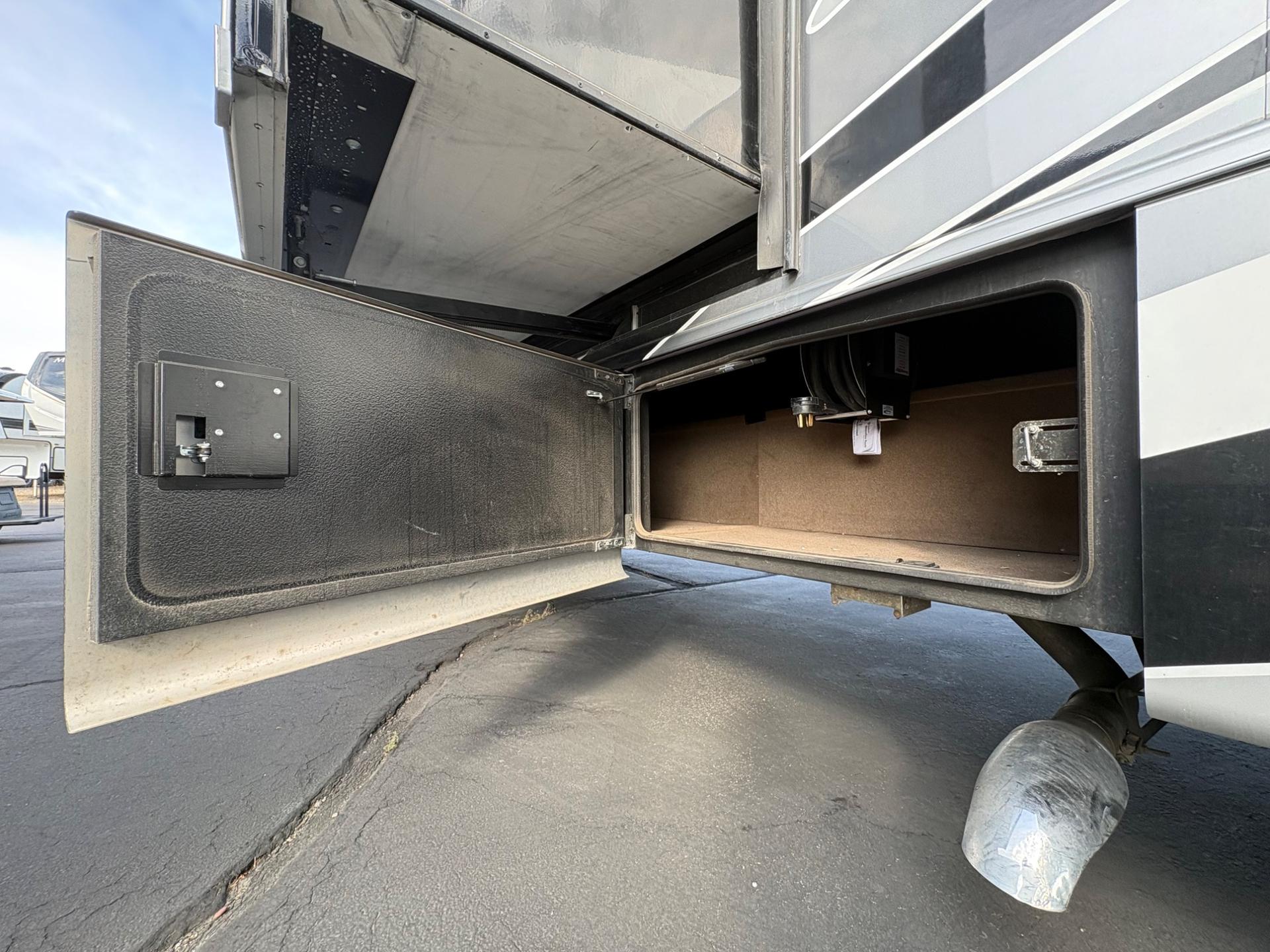 2023 Jayco 2023 Jayco Seneca - thumbnail 12