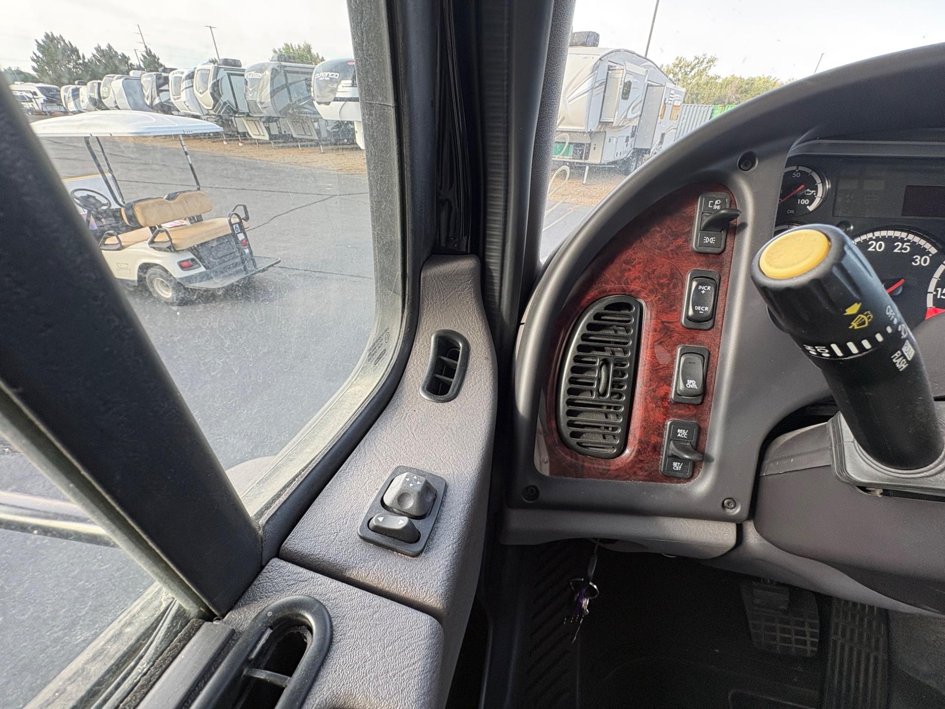 2023 Jayco 2023 Jayco Seneca - thumbnail 29