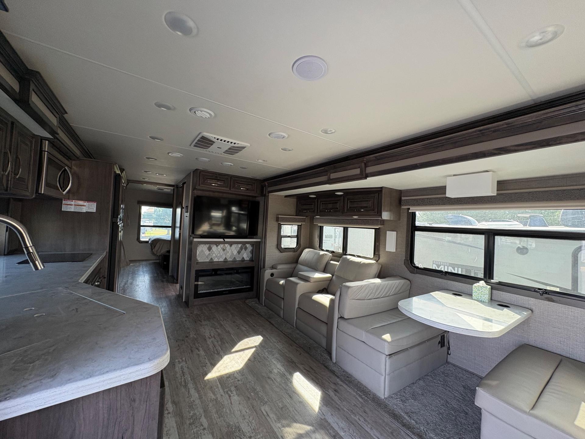 2023 Jayco 2023 Jayco Seneca - thumbnail 35