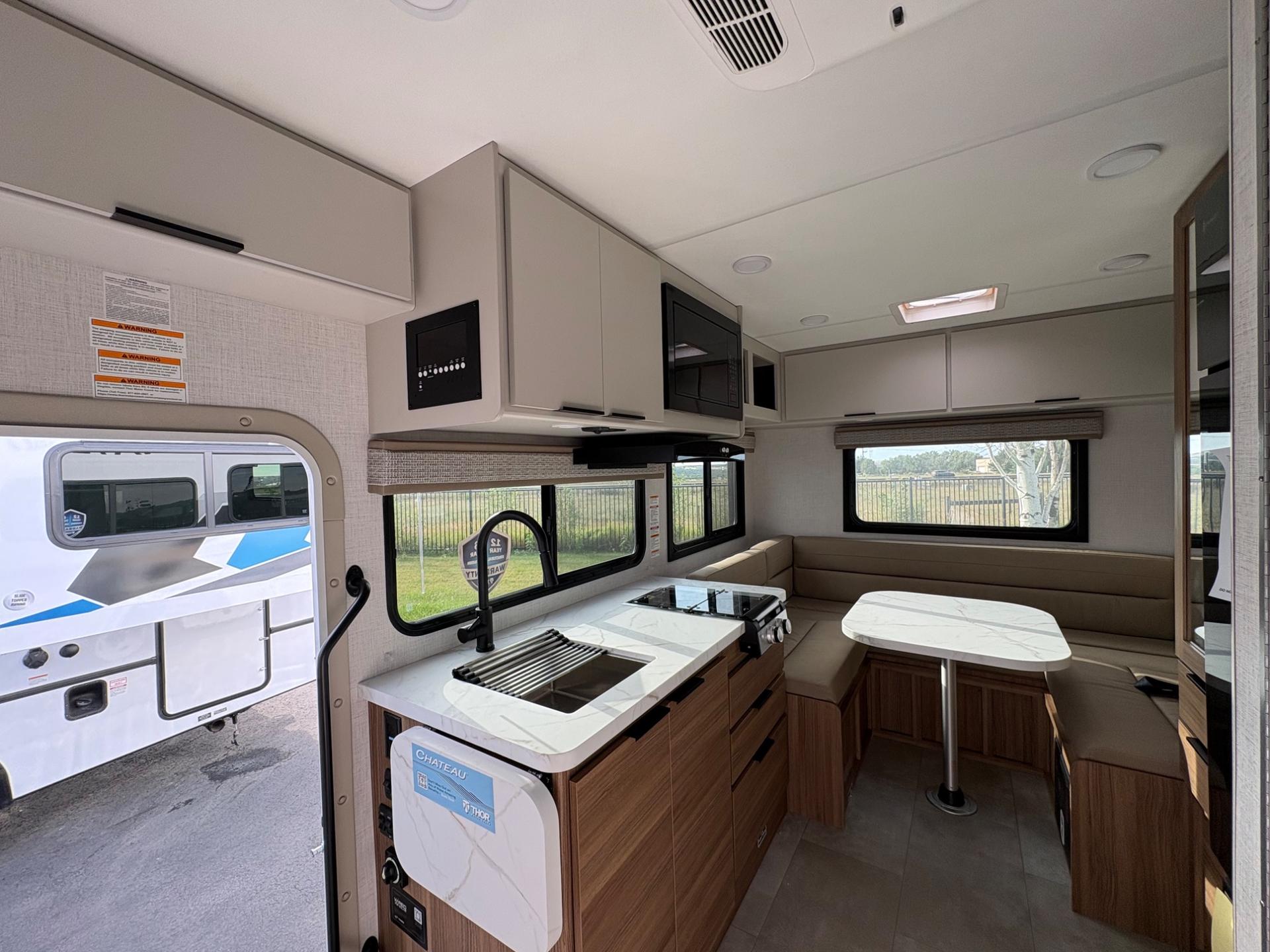 2027 Thor Motor Coach 2027 Thor Motor Coach Chateau - thumbnail 26