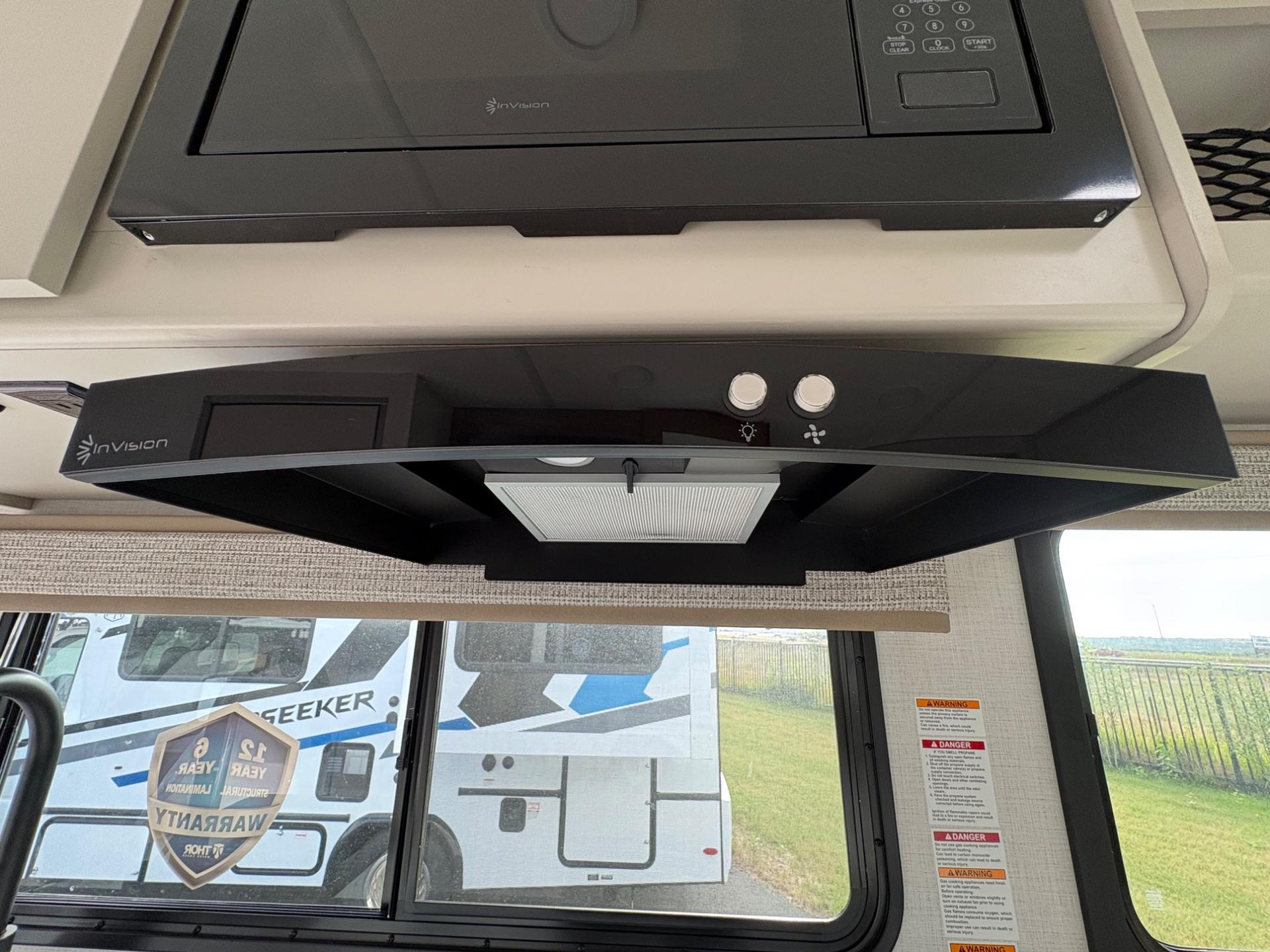 2027 Thor Motor Coach 2027 Thor Motor Coach Chateau - thumbnail 31