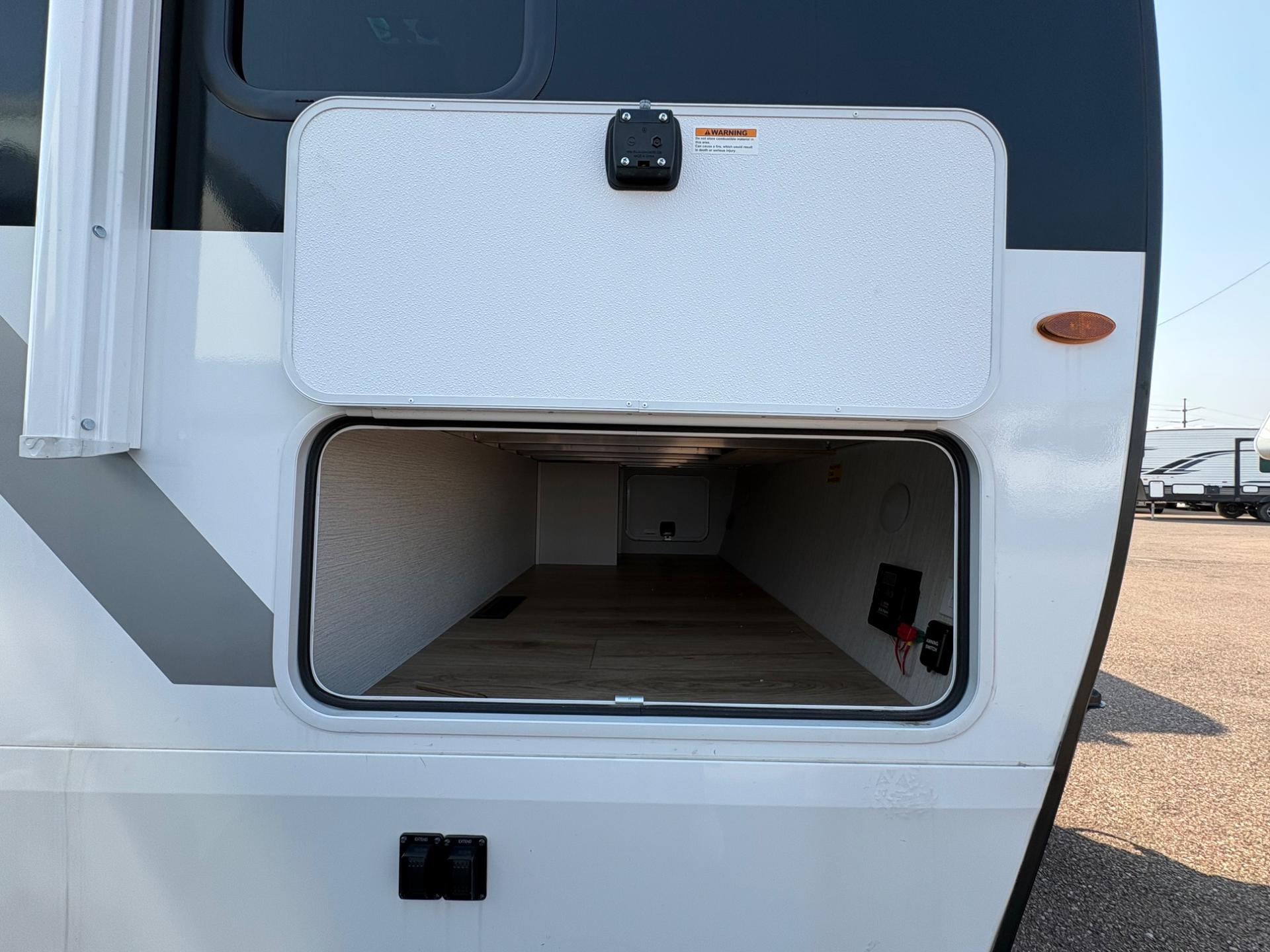 2027 Winnebago 2027 Winnebago Thrive - thumbnail 10